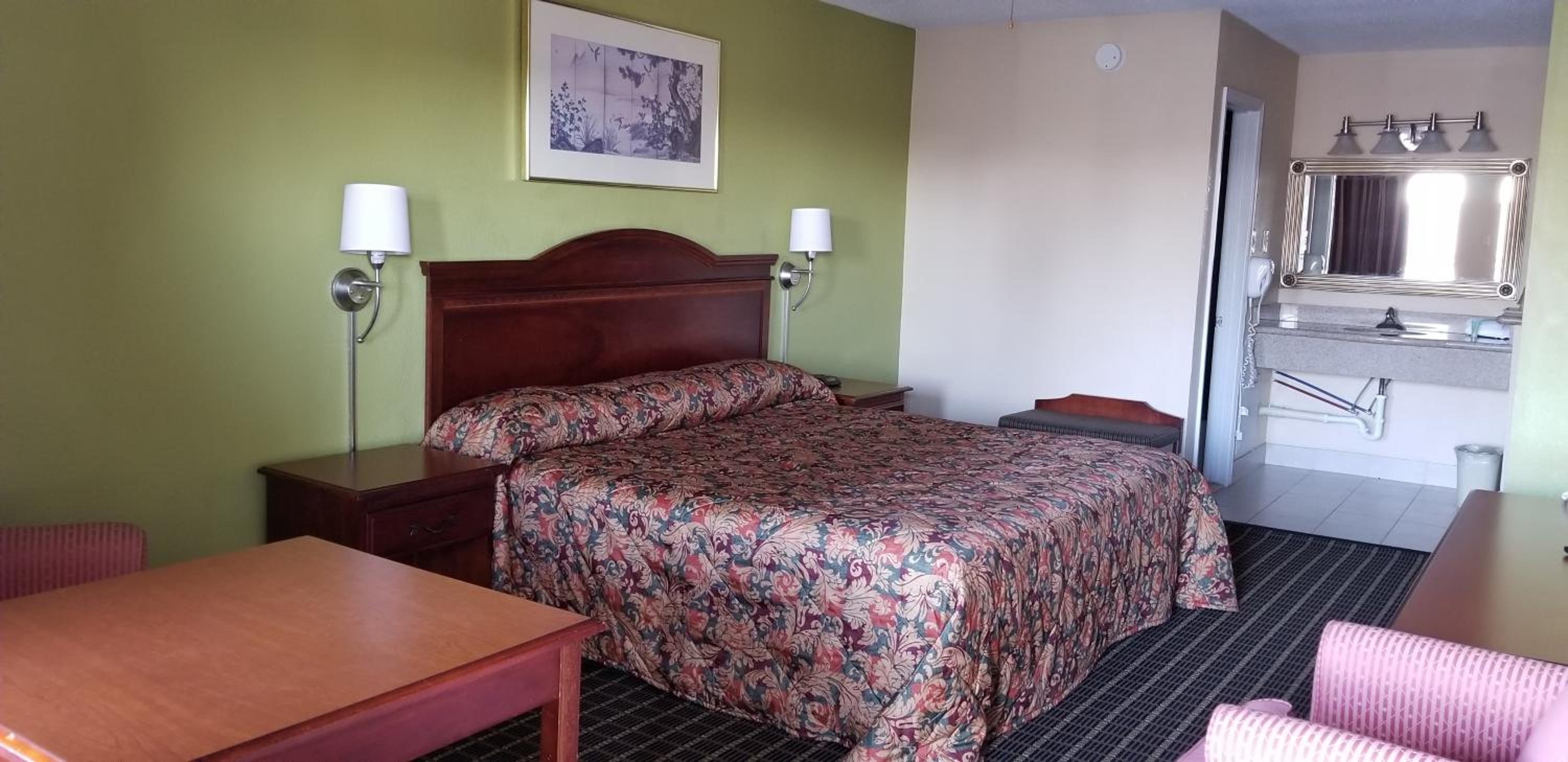 King Room - Non-Smoking - Photo 1