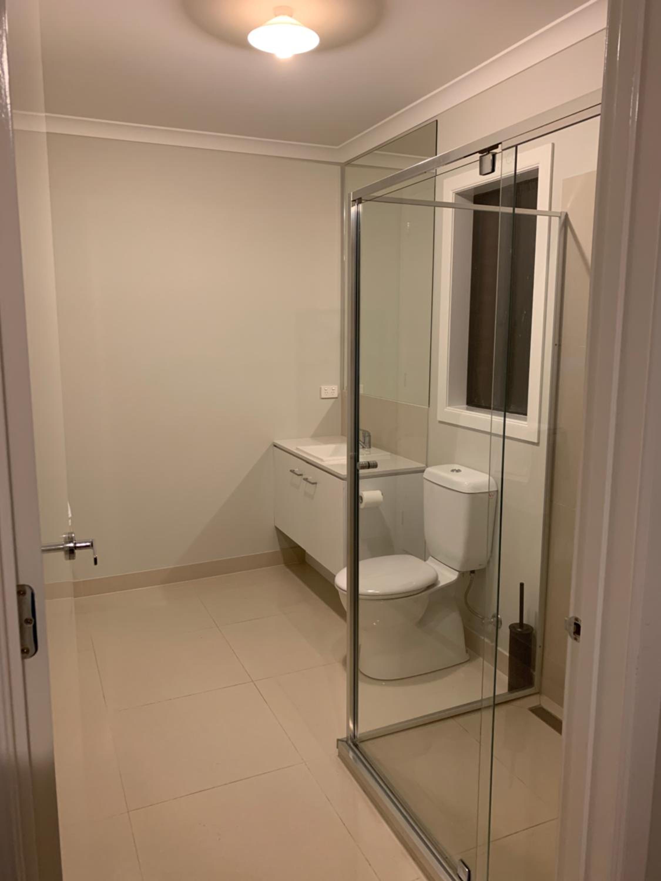 Standard King Room with Shower  - Photo 4