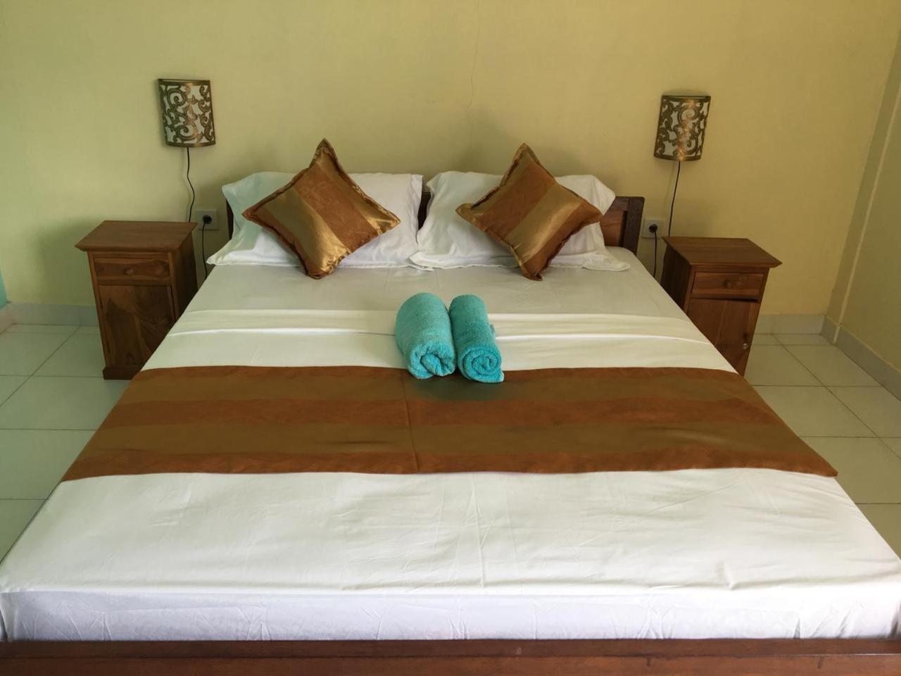 Budget Double Room - Photo 12