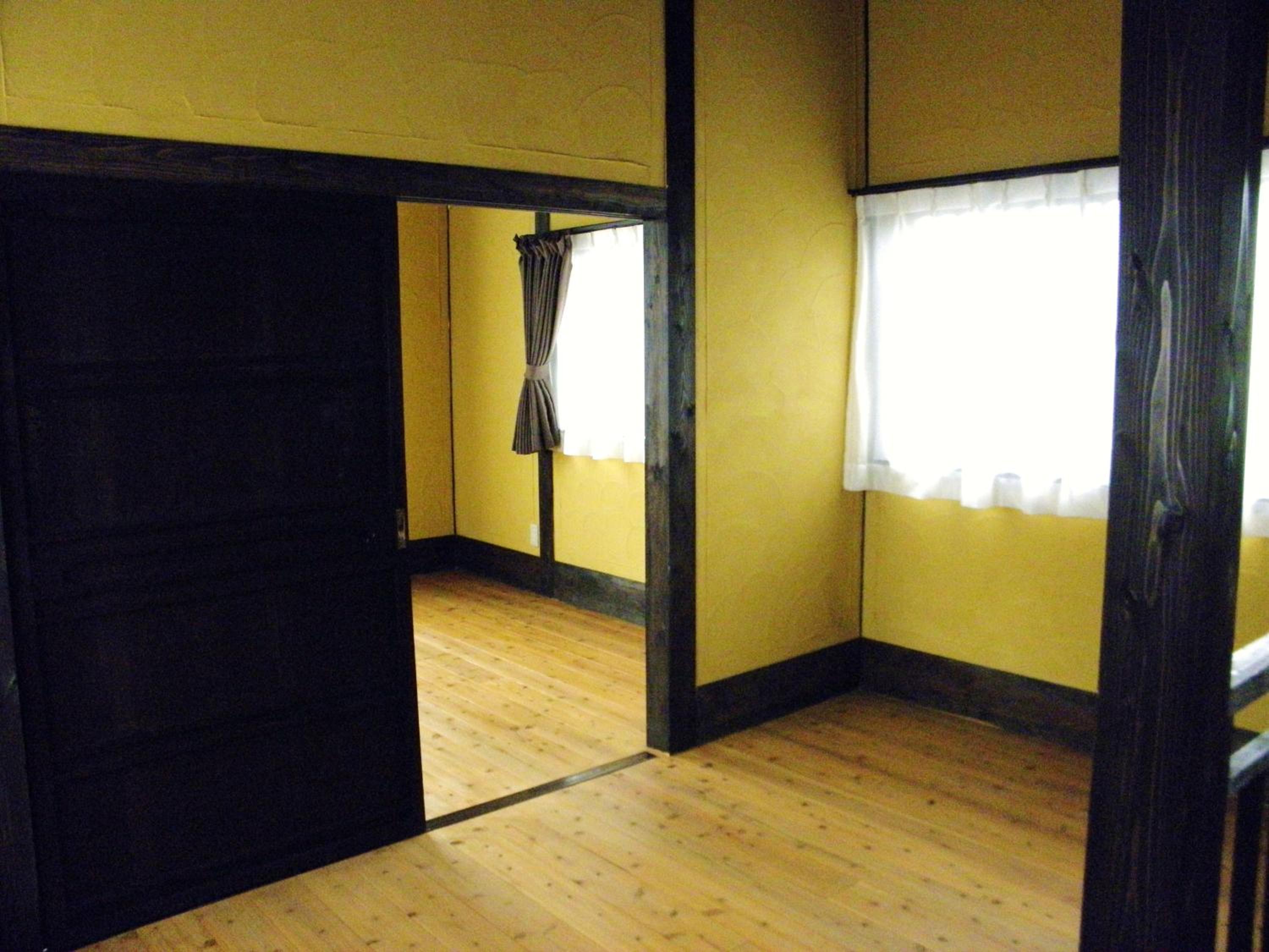 Superior Japanese-Style House - Photo 6