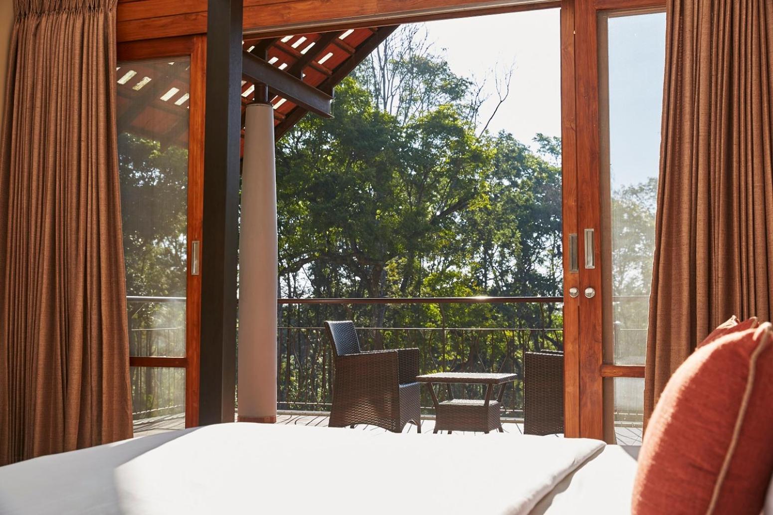 Deluxe Room with Balcony - Photo 5