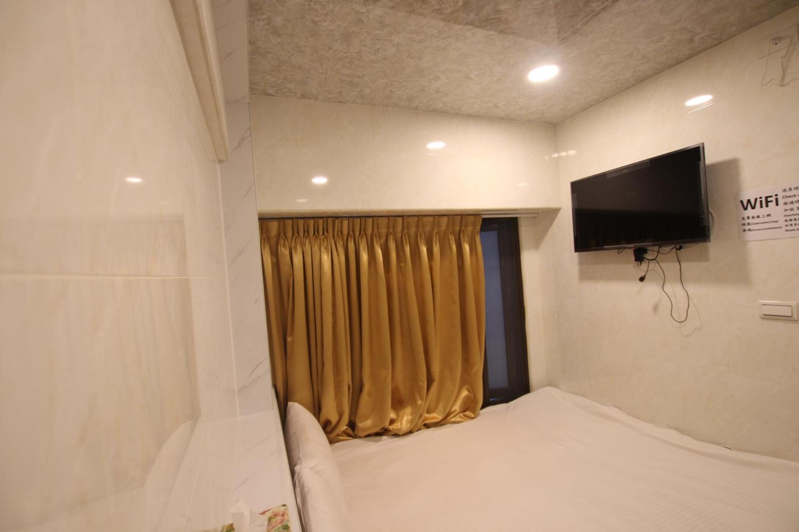 Standard Double Room No Window photo 1