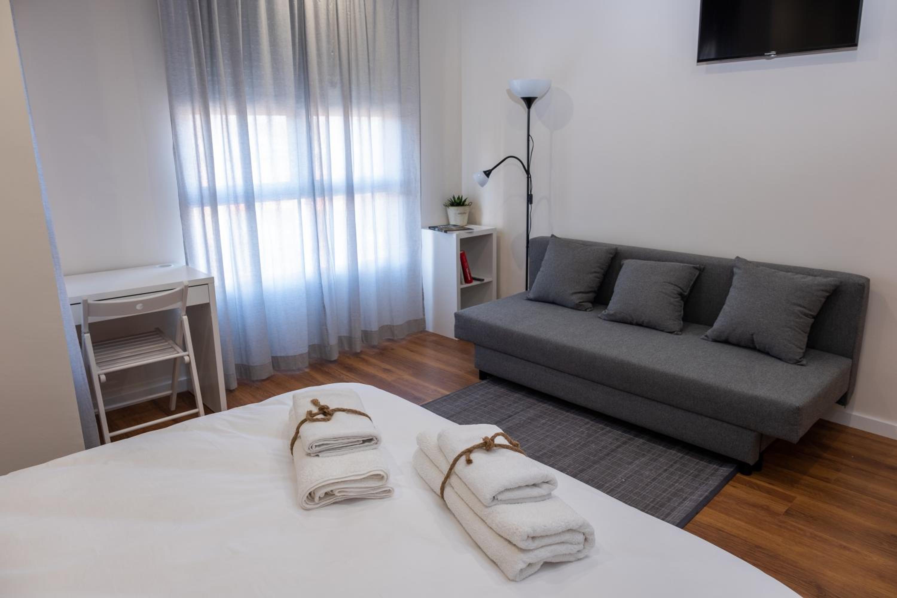 Double Room - Photo 2