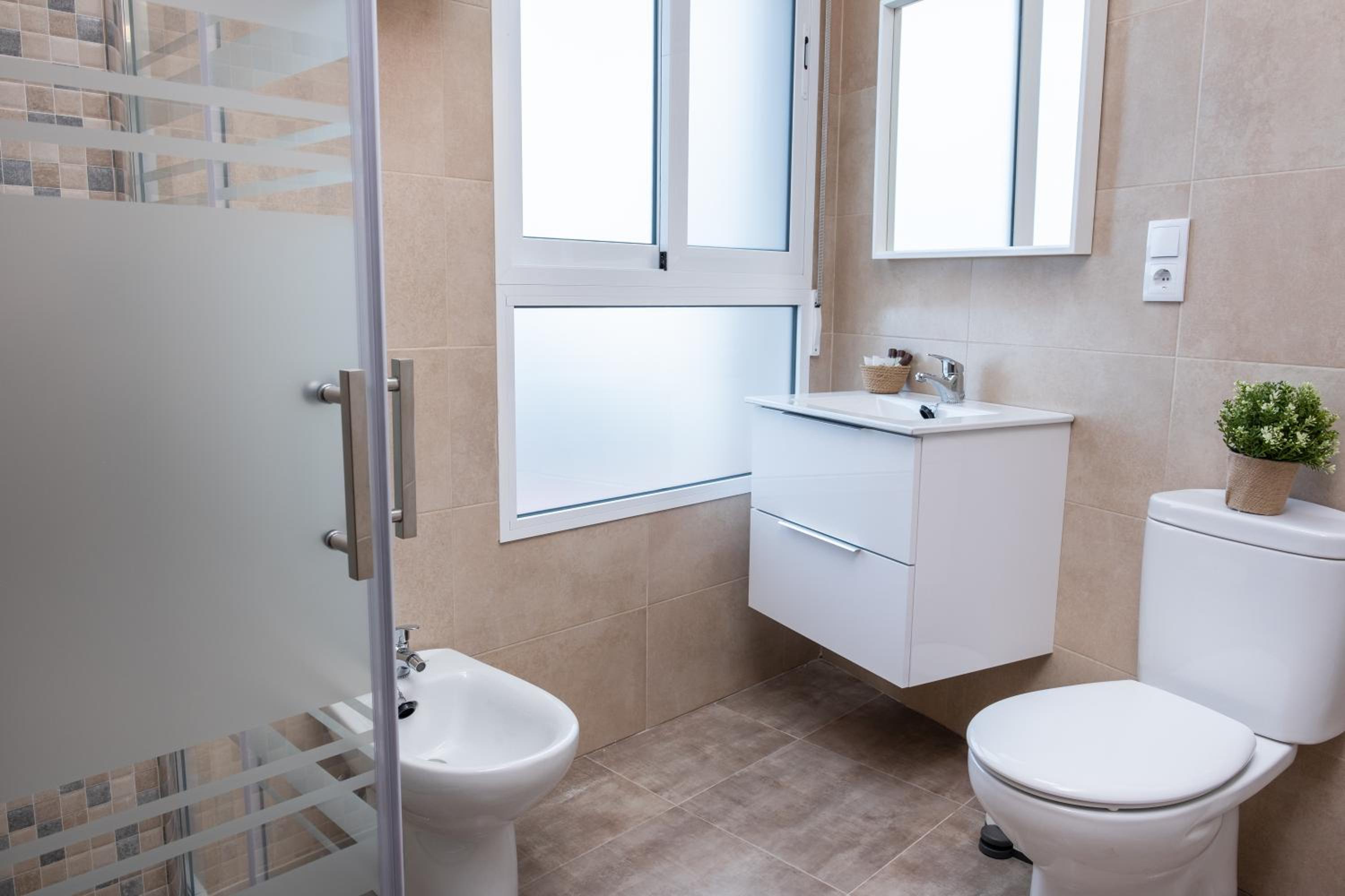 Standard Double Room - Photo 2