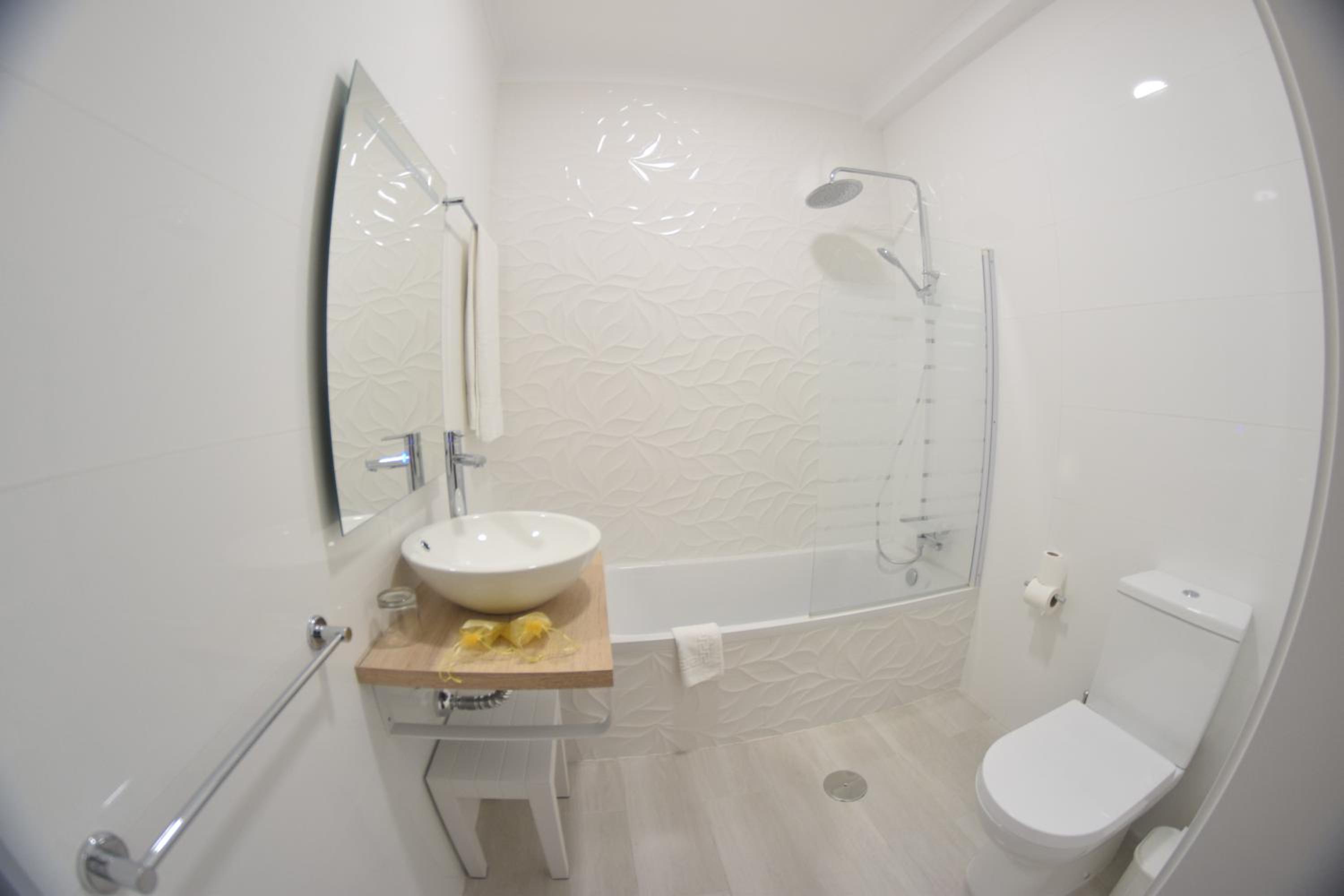 Deluxe Double Room with Bath photo 2
