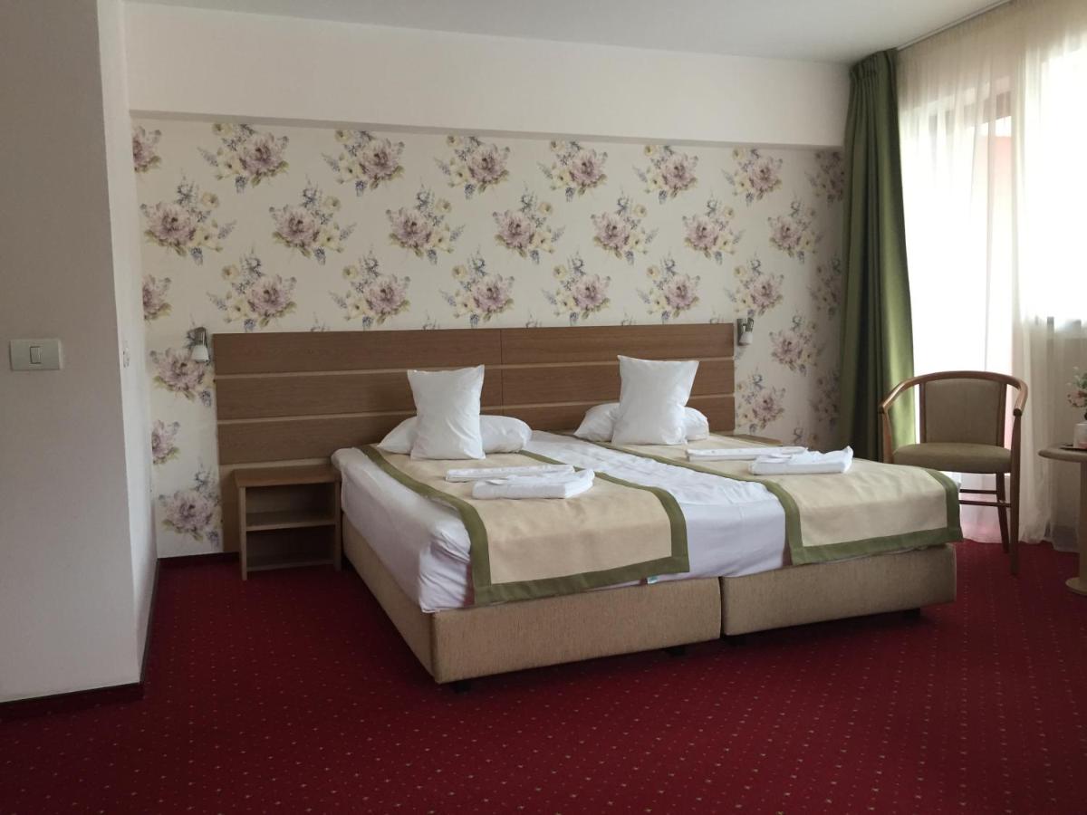 Suite 3* - Photo 1
