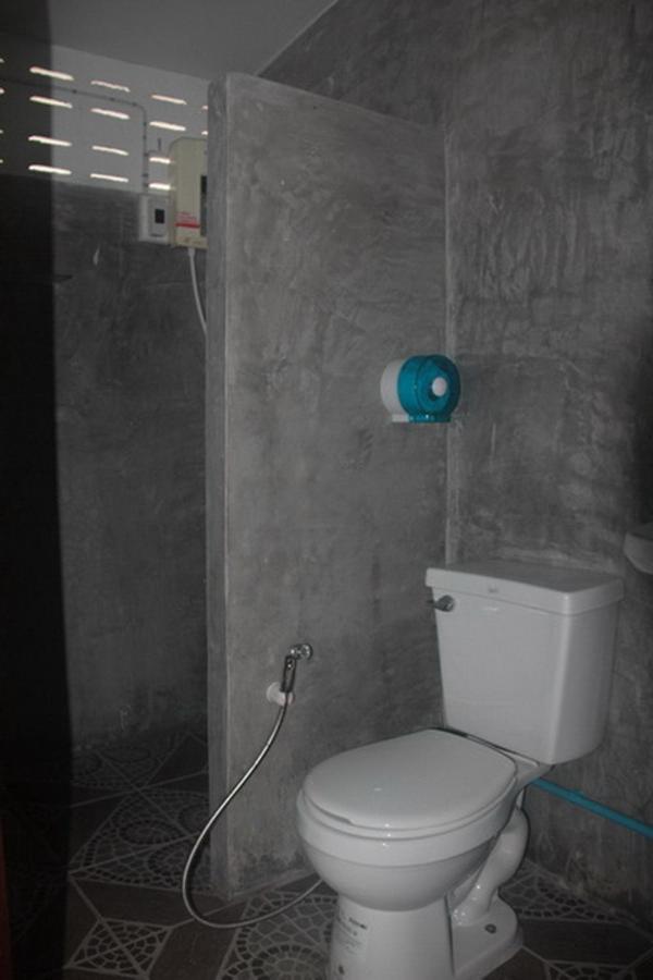Standard Twin Room with Fan - Photo 3