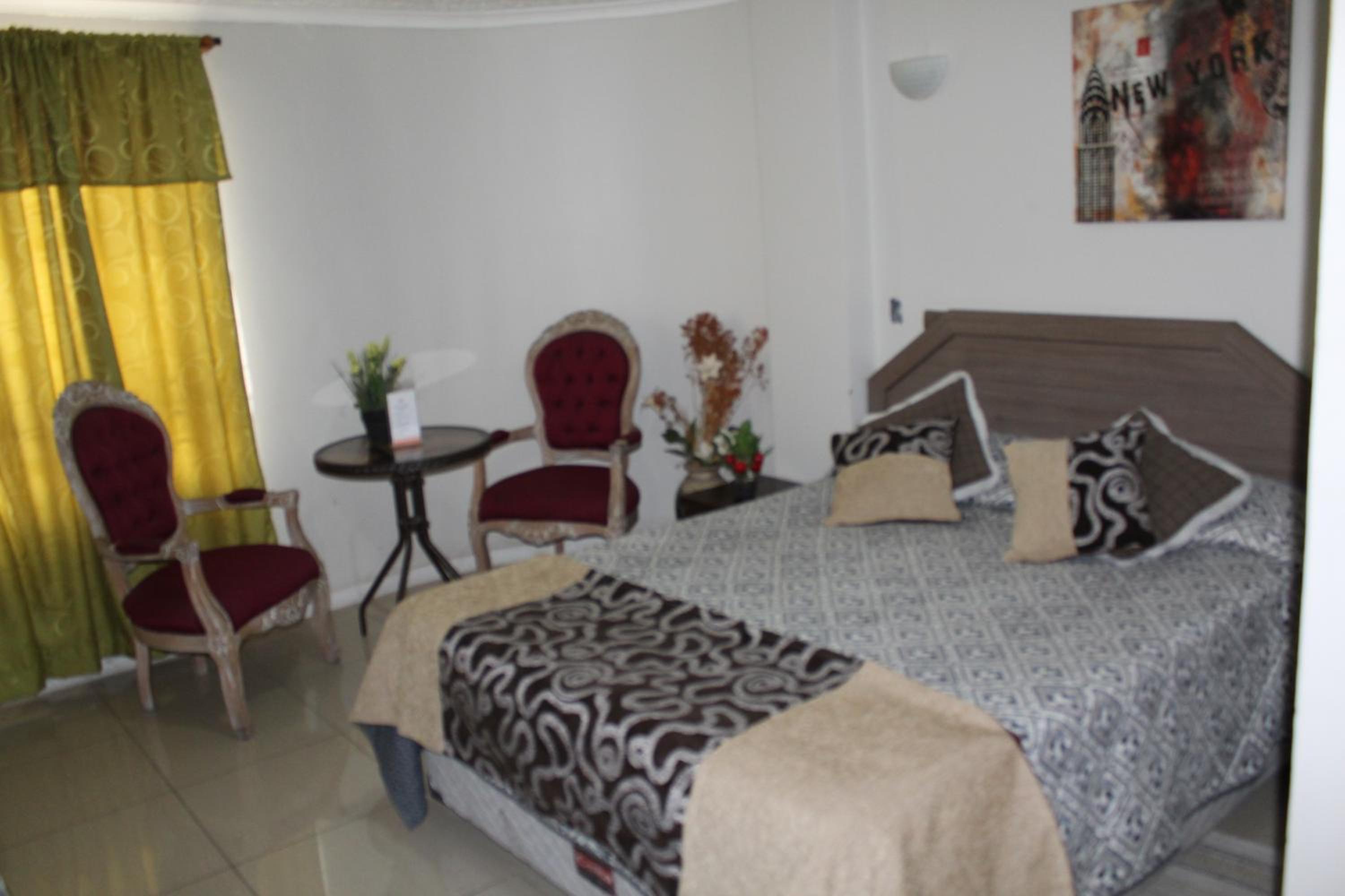 One-Bedroom Suite photo 3