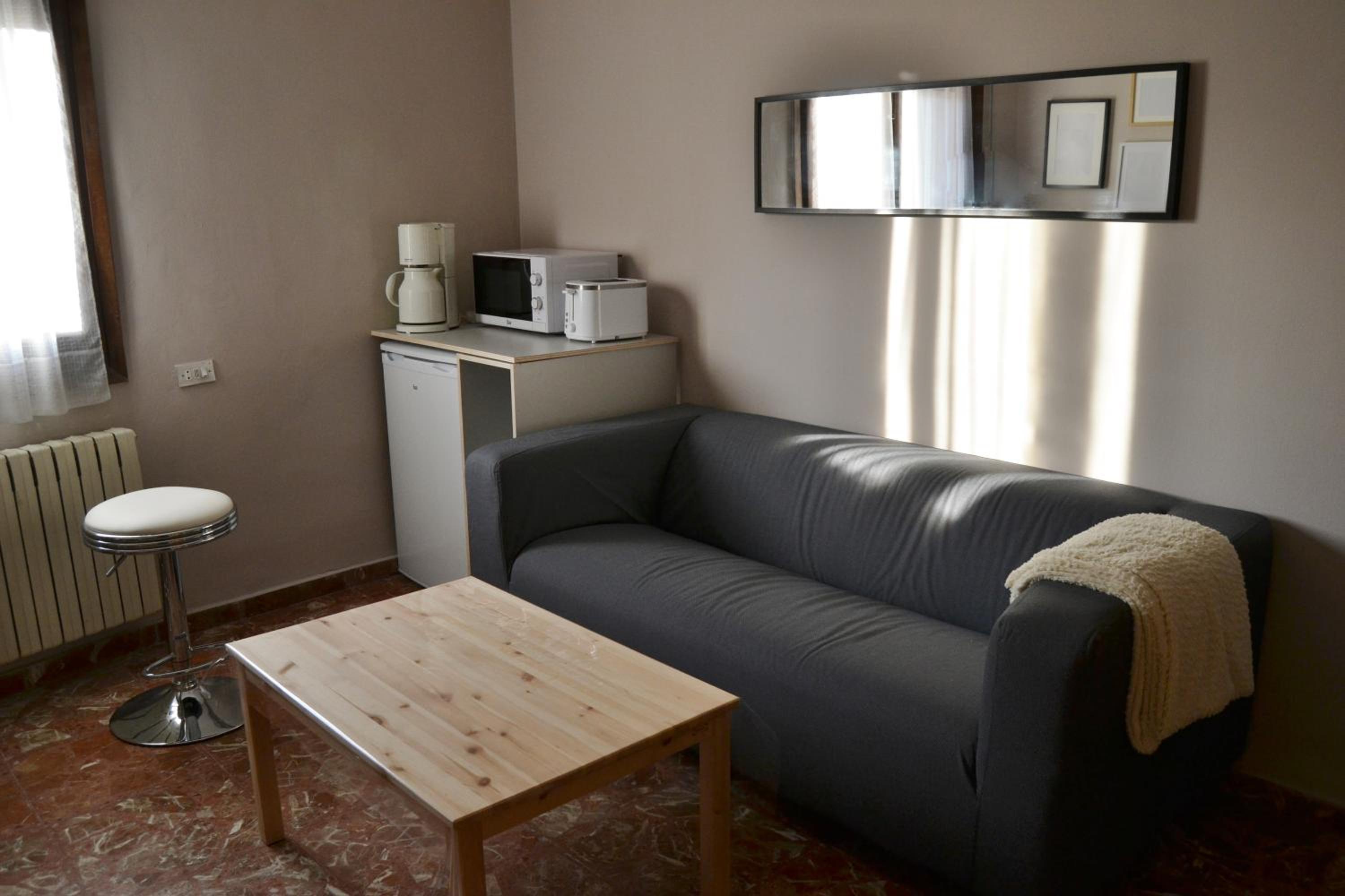 Twin Room with Private Bathroom photo 3