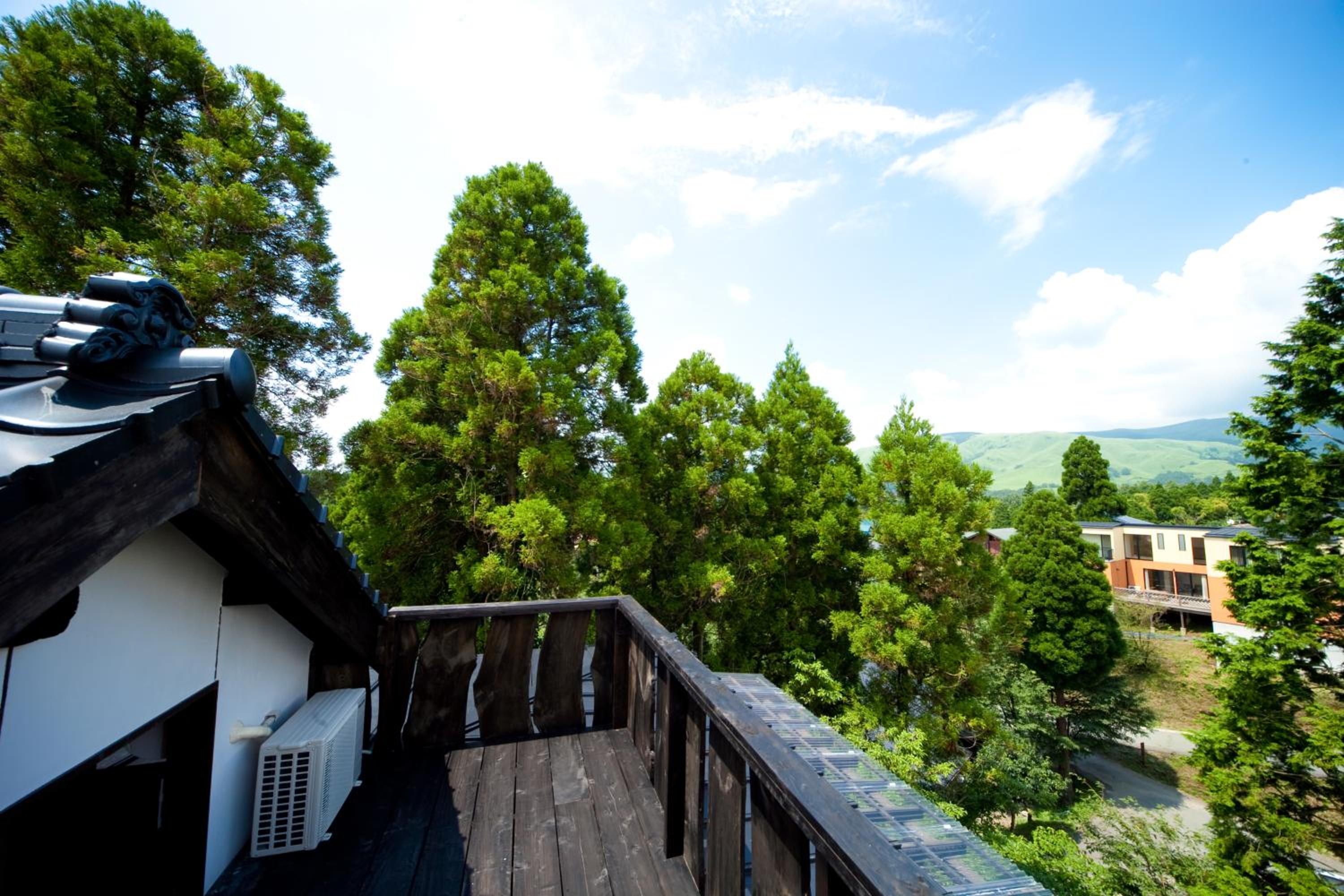 Superior Japanese-Style House - Photo 9