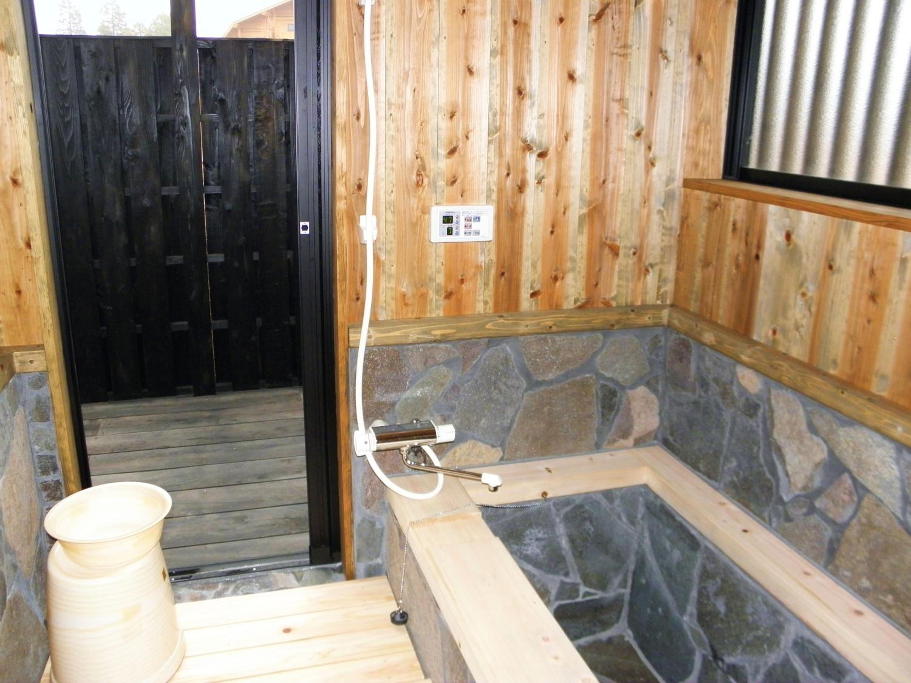 Superior Japanese-Style House - Photo 4