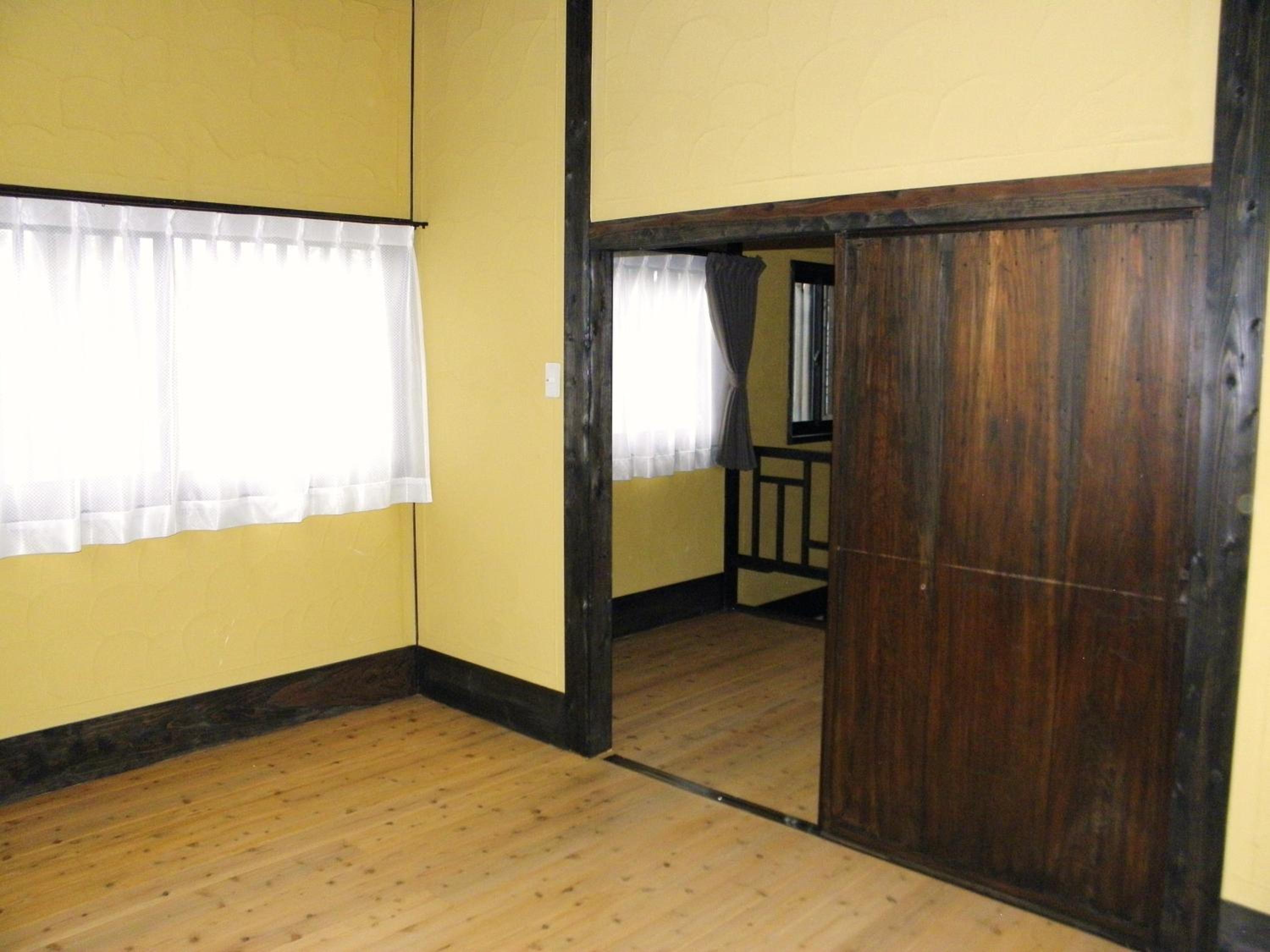 Superior Japanese-Style House - Photo 16