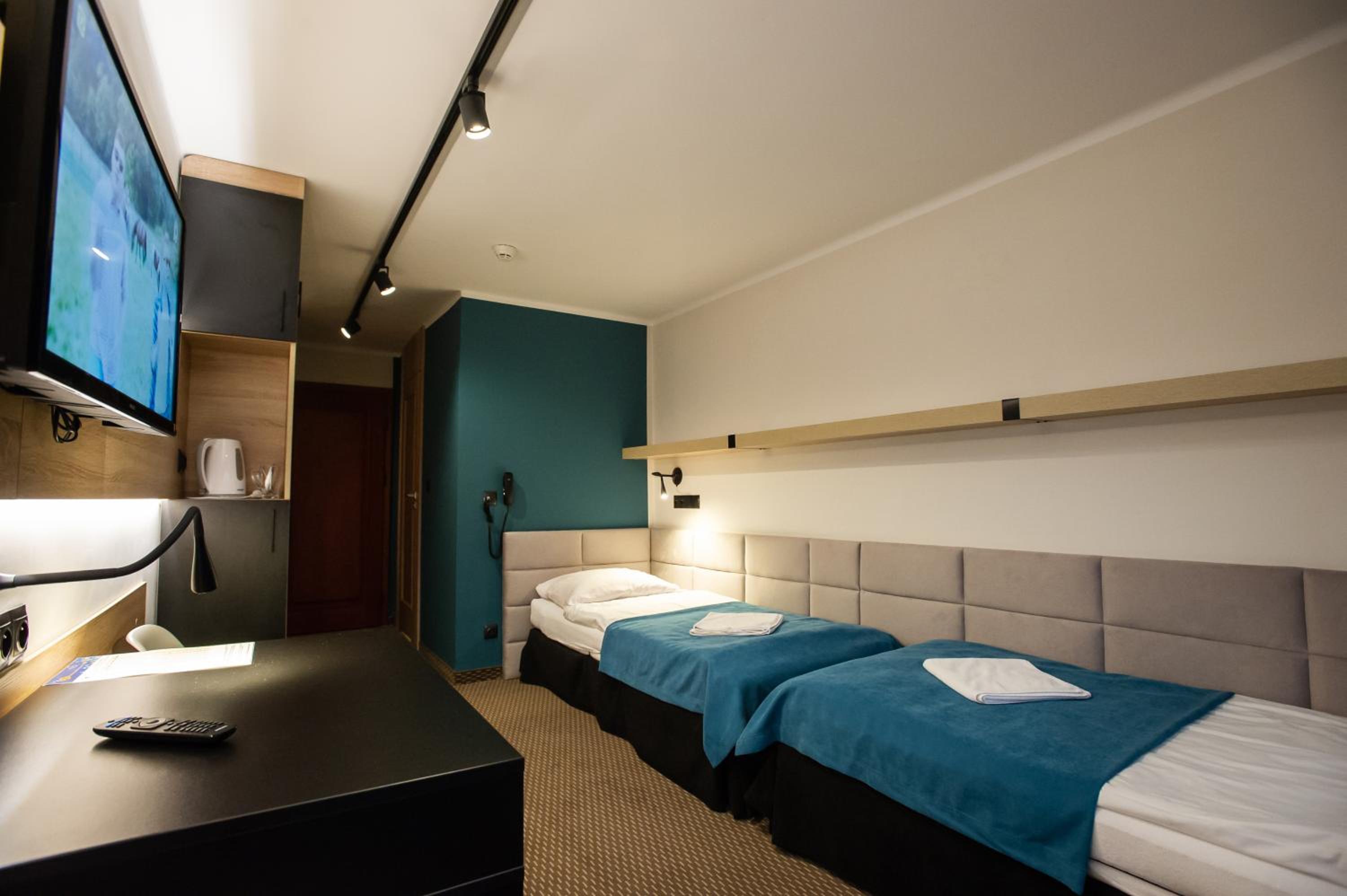 Twin Room with Mountain View - Photo 2