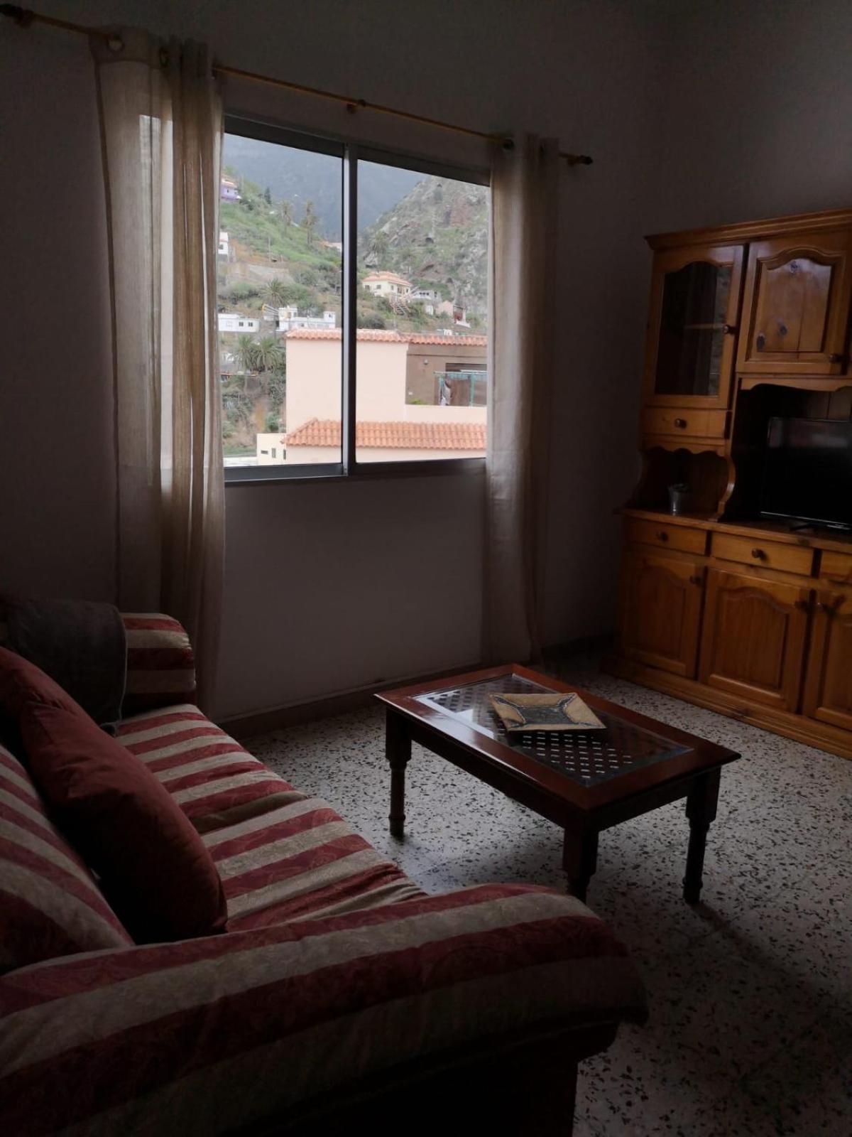 Two-Bedroom House photo 2
