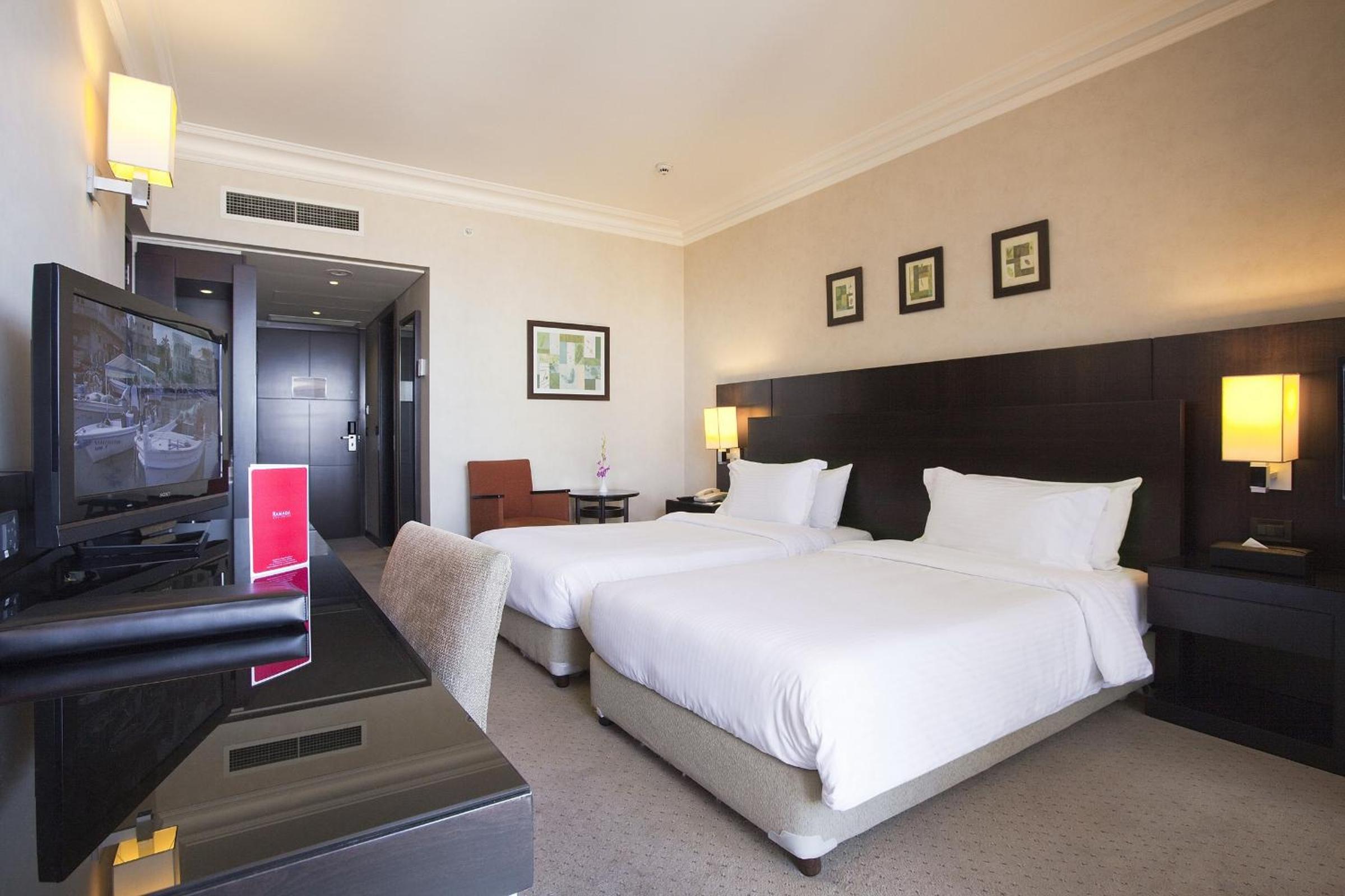 Premium Twin Room Non-Smoking - Photo 3
