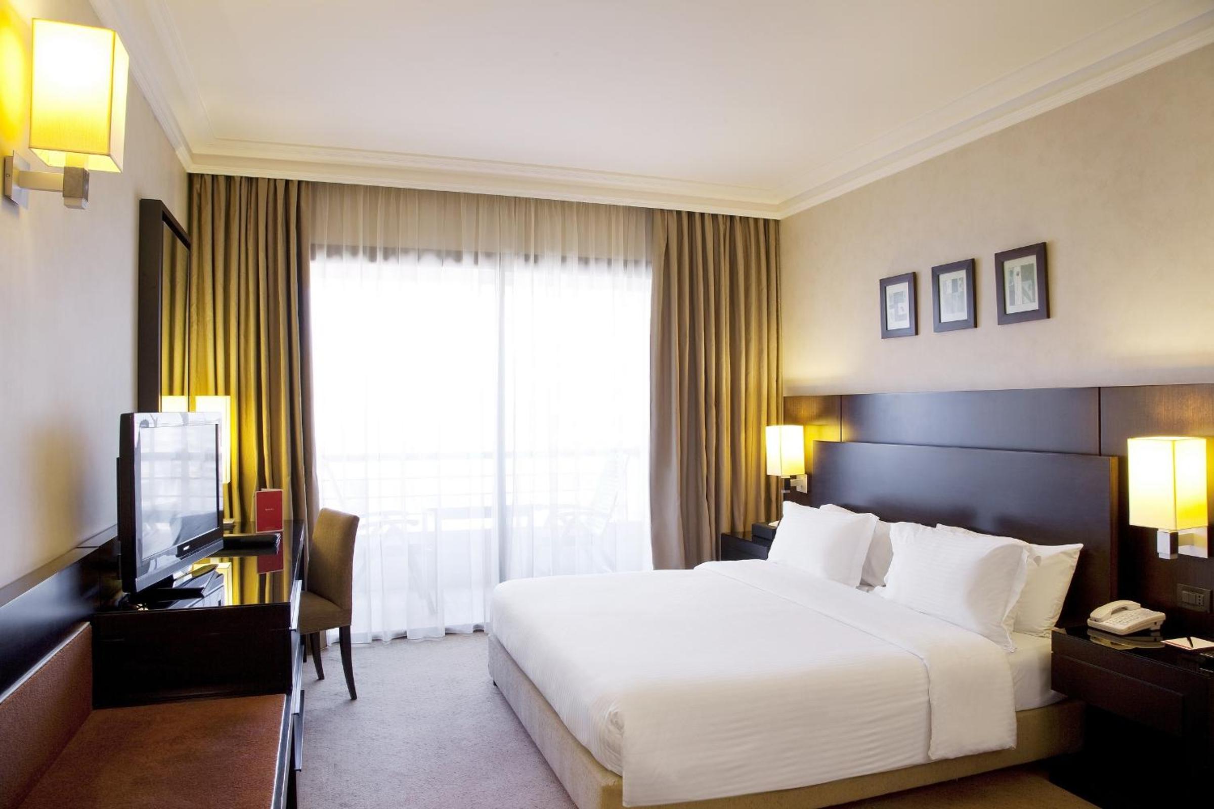 Classic King Room - Non-Smoking  - Photo 2