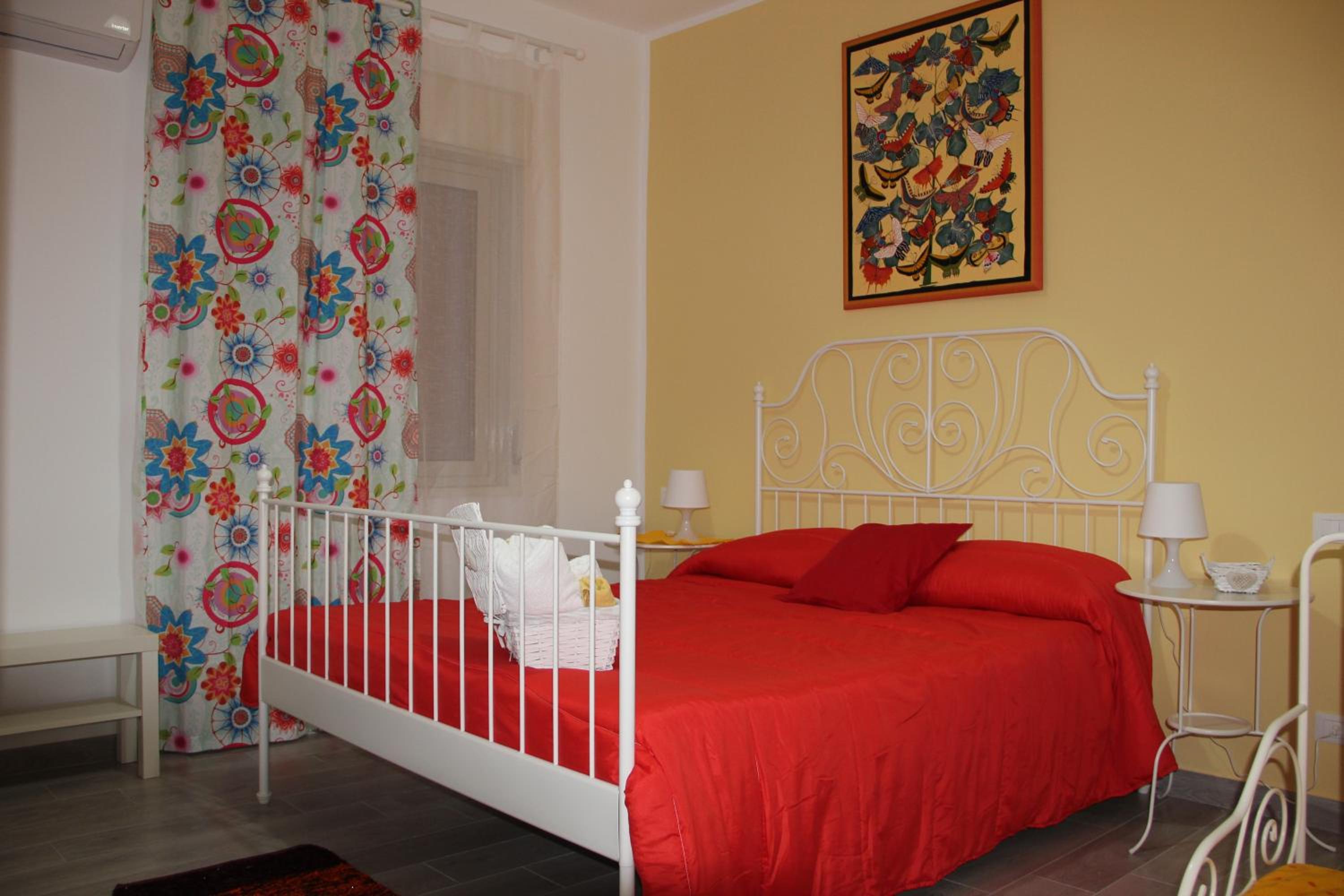 Quadruple Room with Private Bathroom - Photo 1