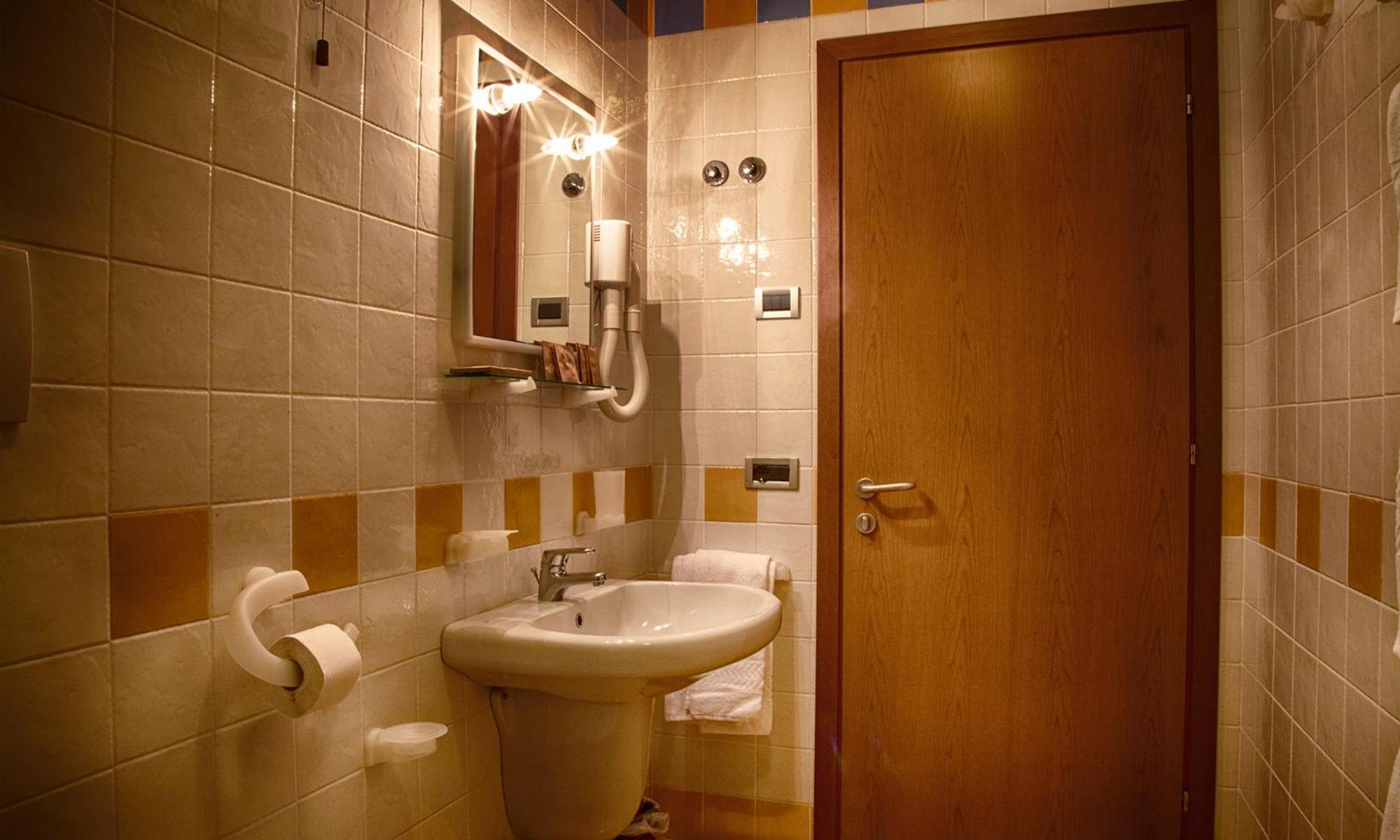 One-Bedroom Apartment - Photo 17