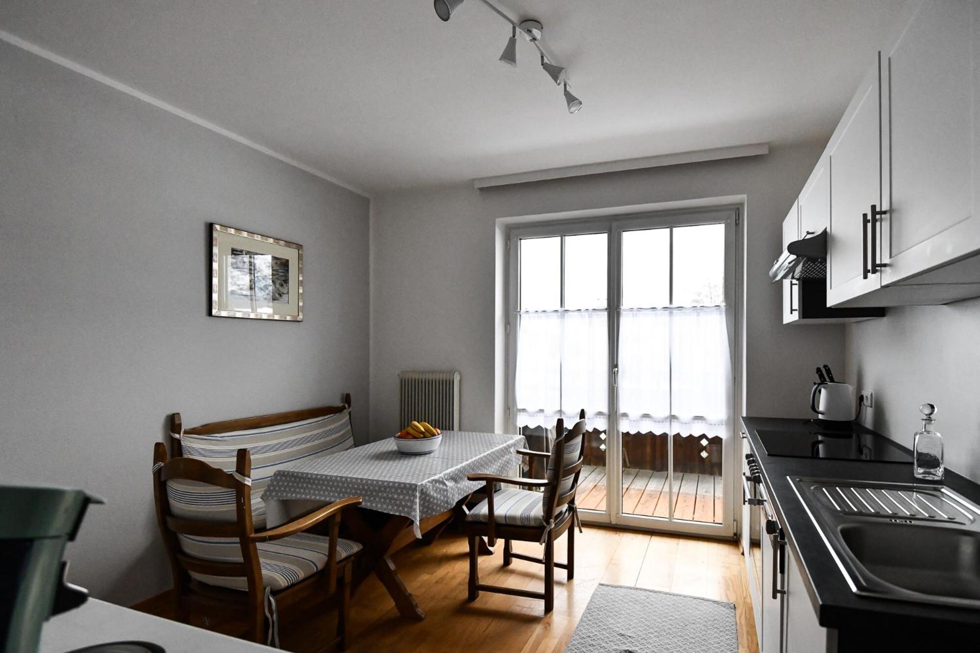 Apartment photo 2