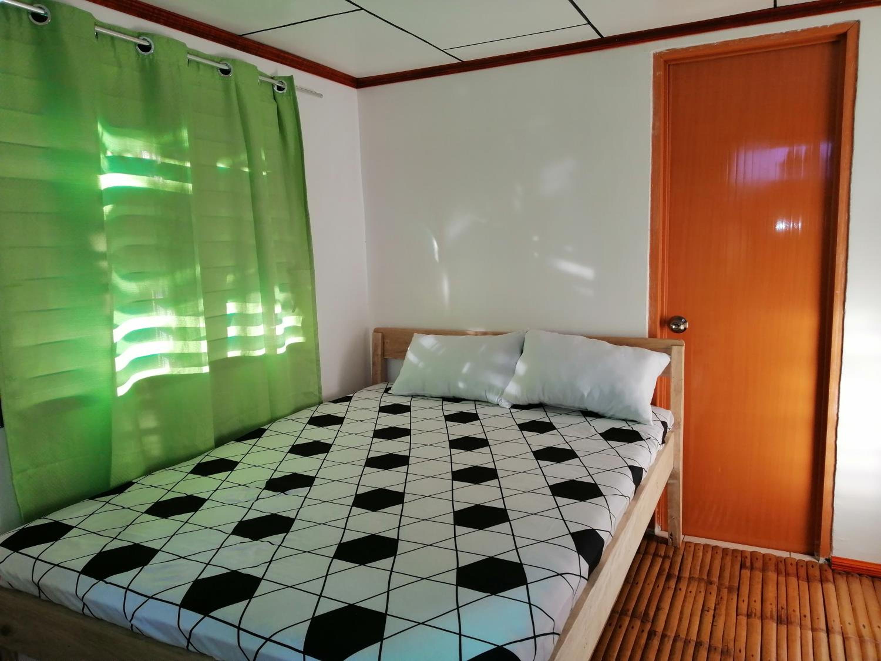 Double Room with Private Bathroom - Photo 5