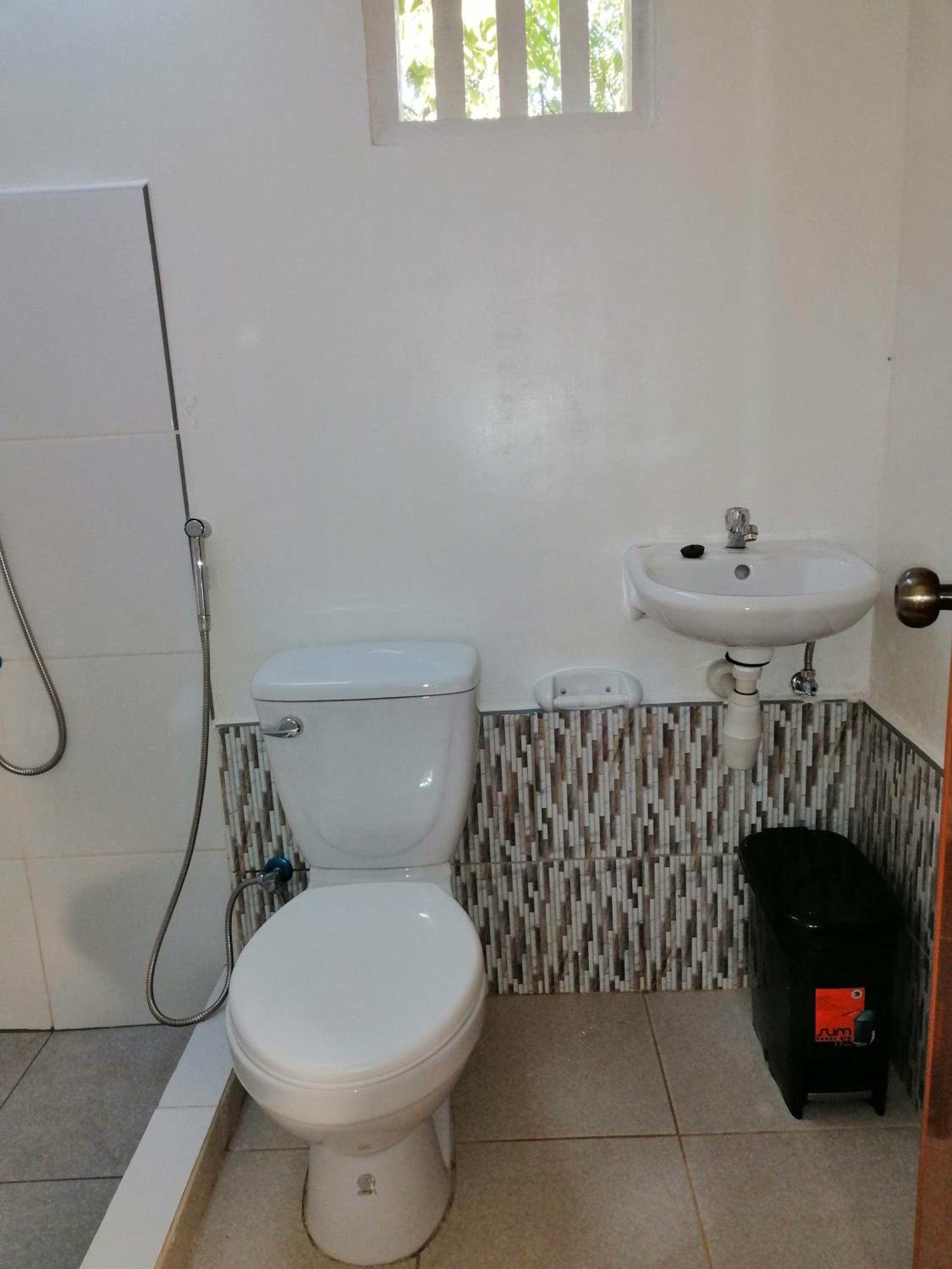 Double Room with Private Bathroom - Photo 3
