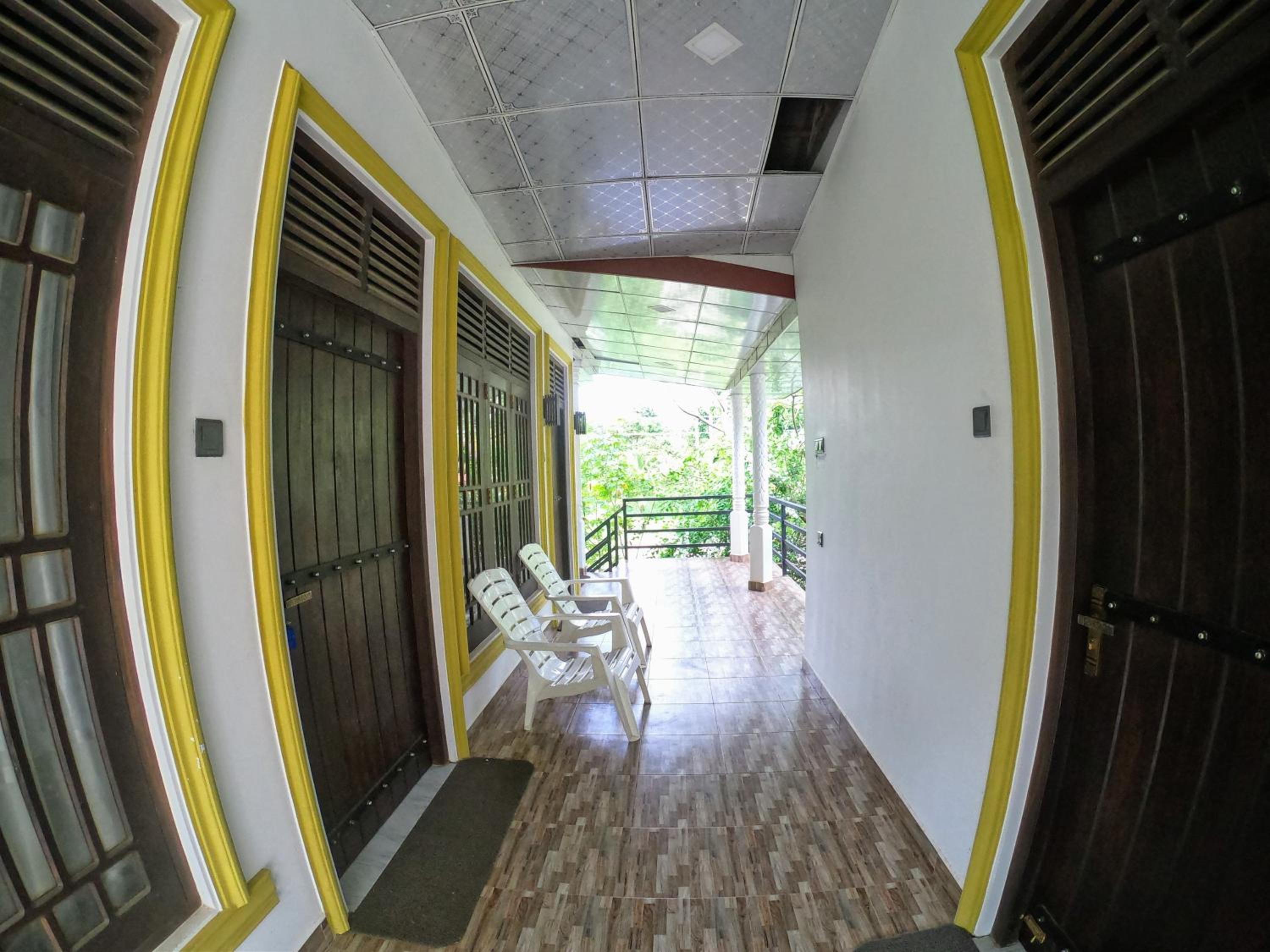 Deluxe Double Room with Balcony photo 2