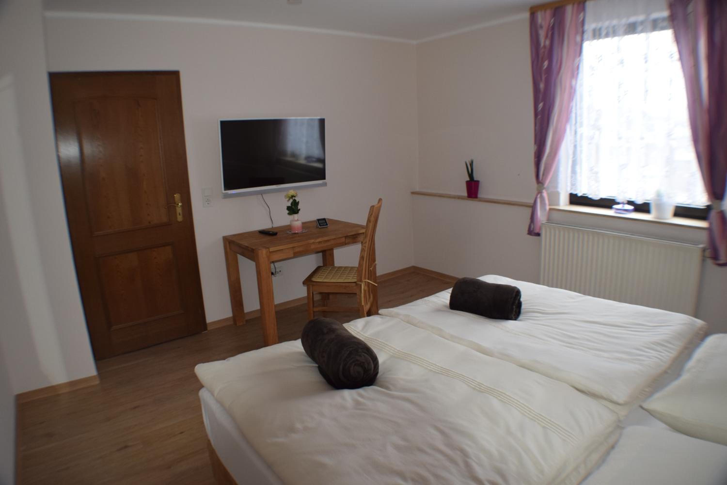 Standard Double Room - Photo 14
