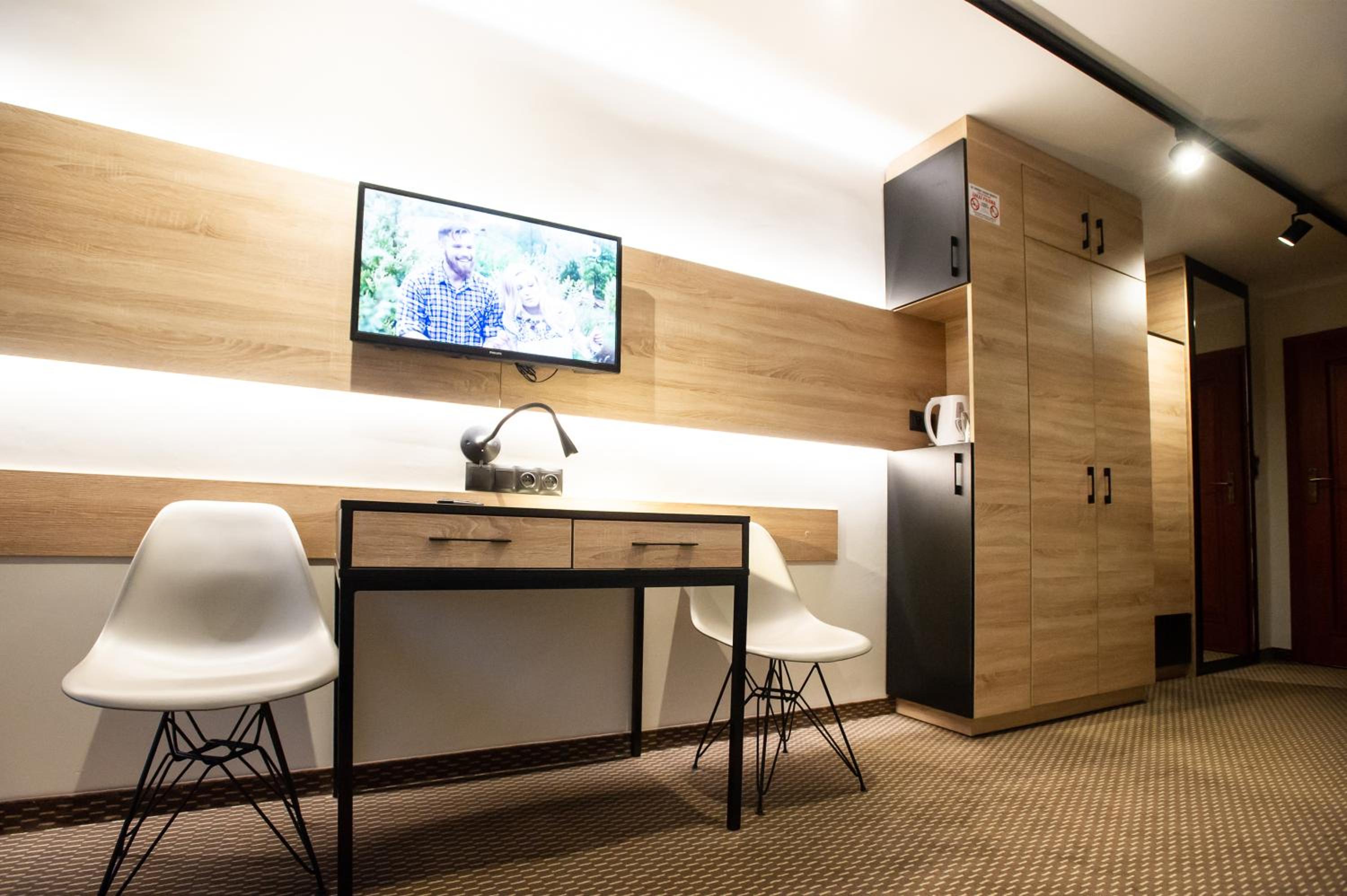 Twin Room with Mountain View - Photo 8