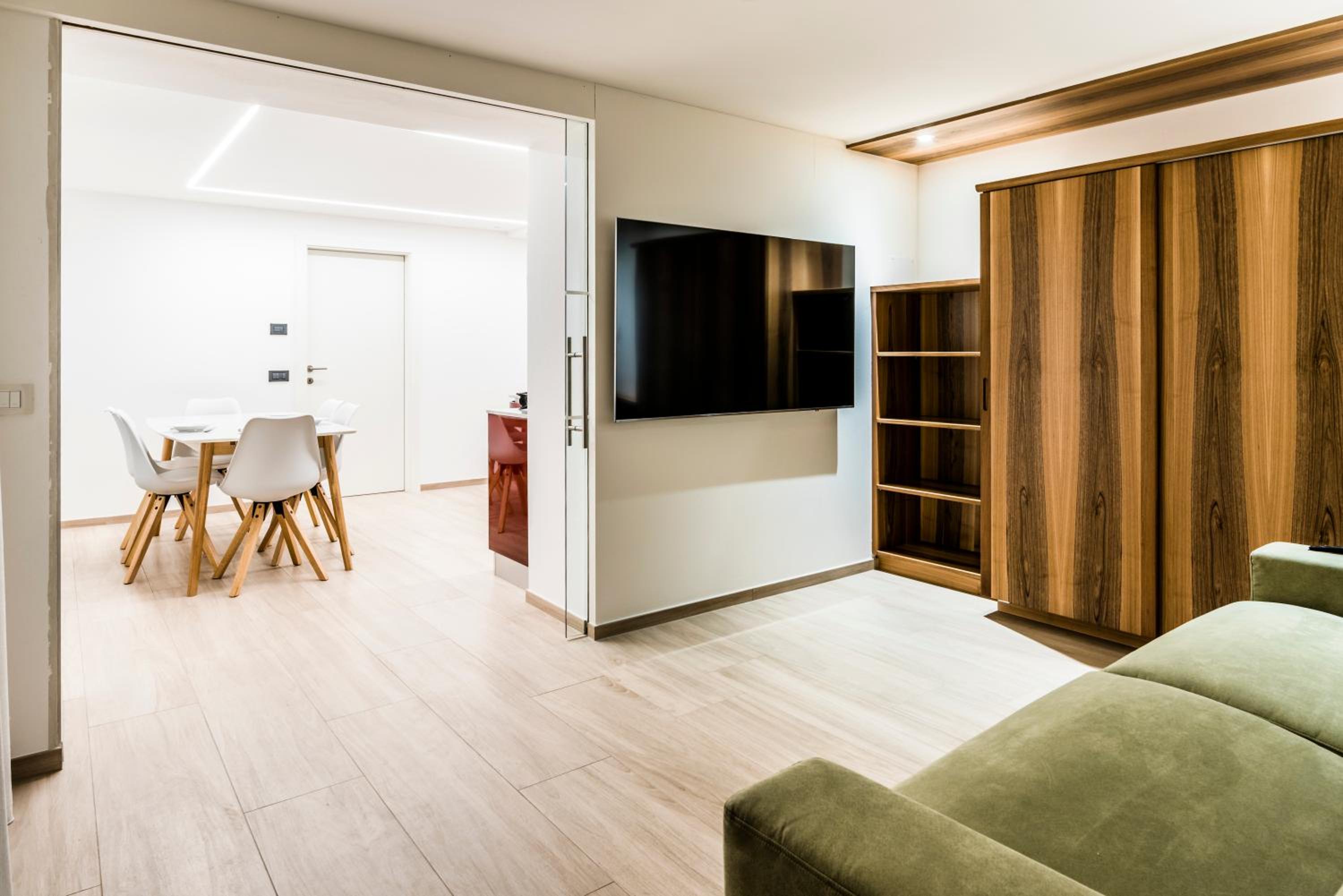Three-Bedroom Deluxe Apartment photo 2