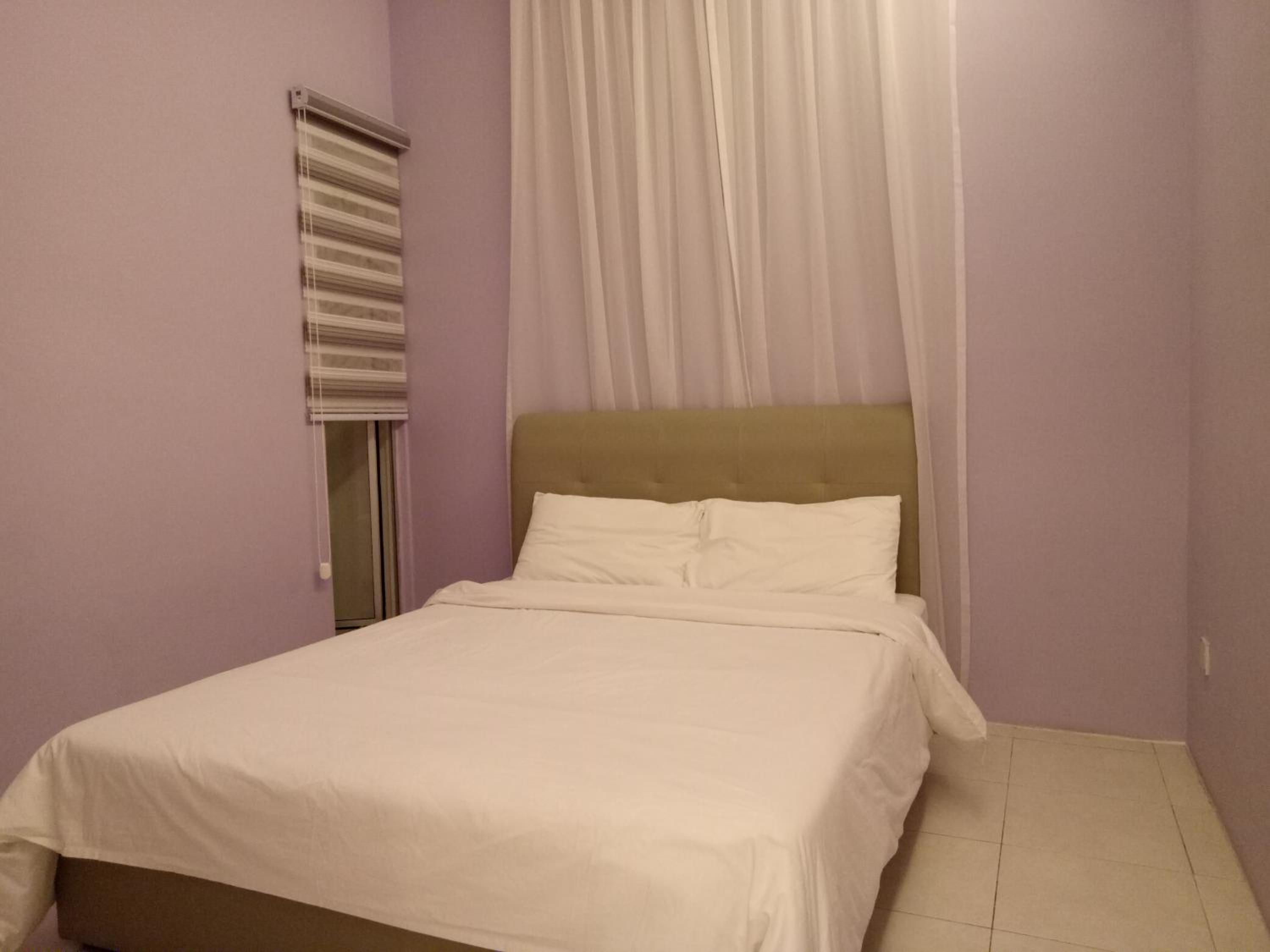 Three-Bedroom Apartment - Photo 3