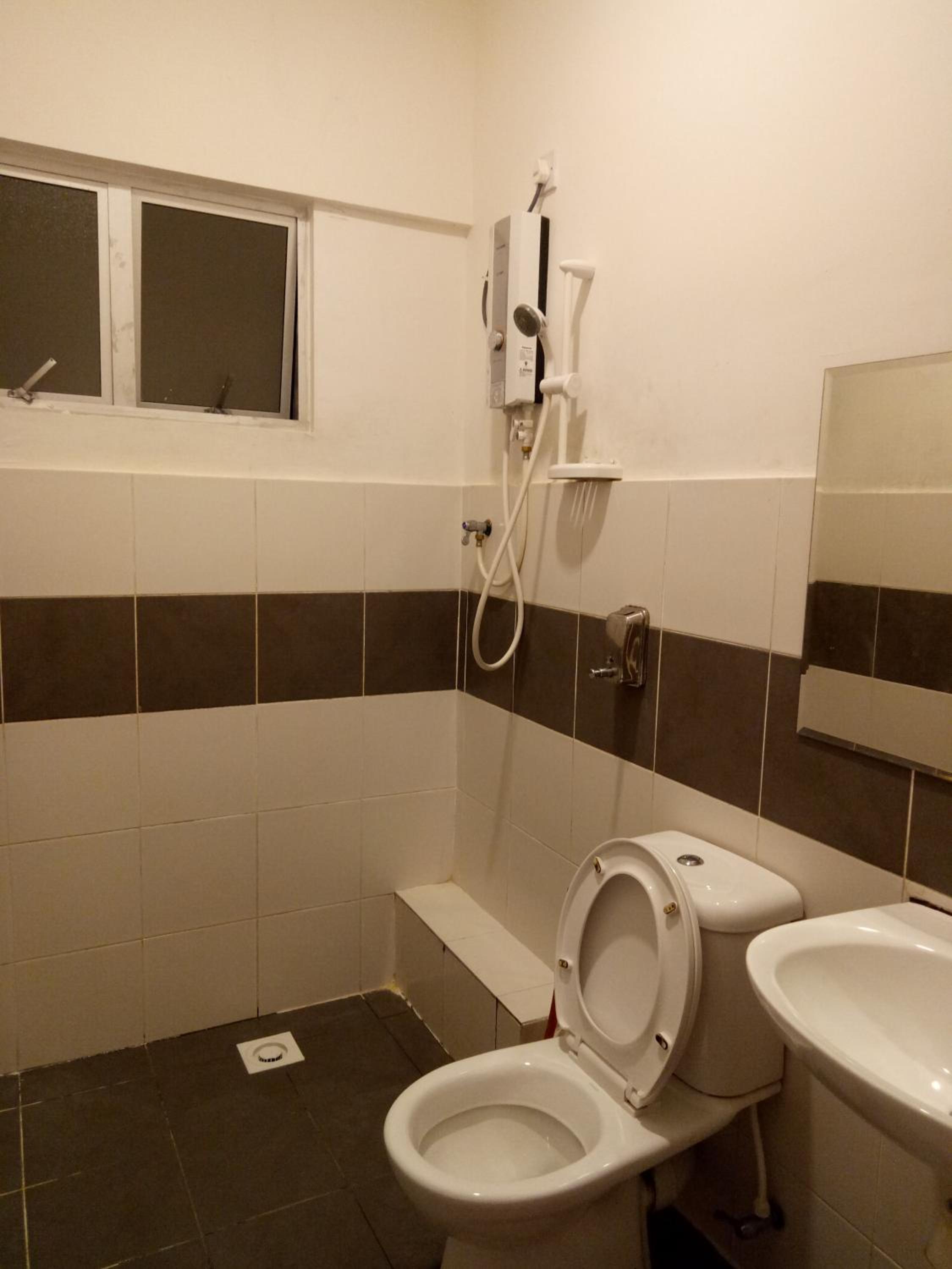 Three-Bedroom Apartment - Photo 16