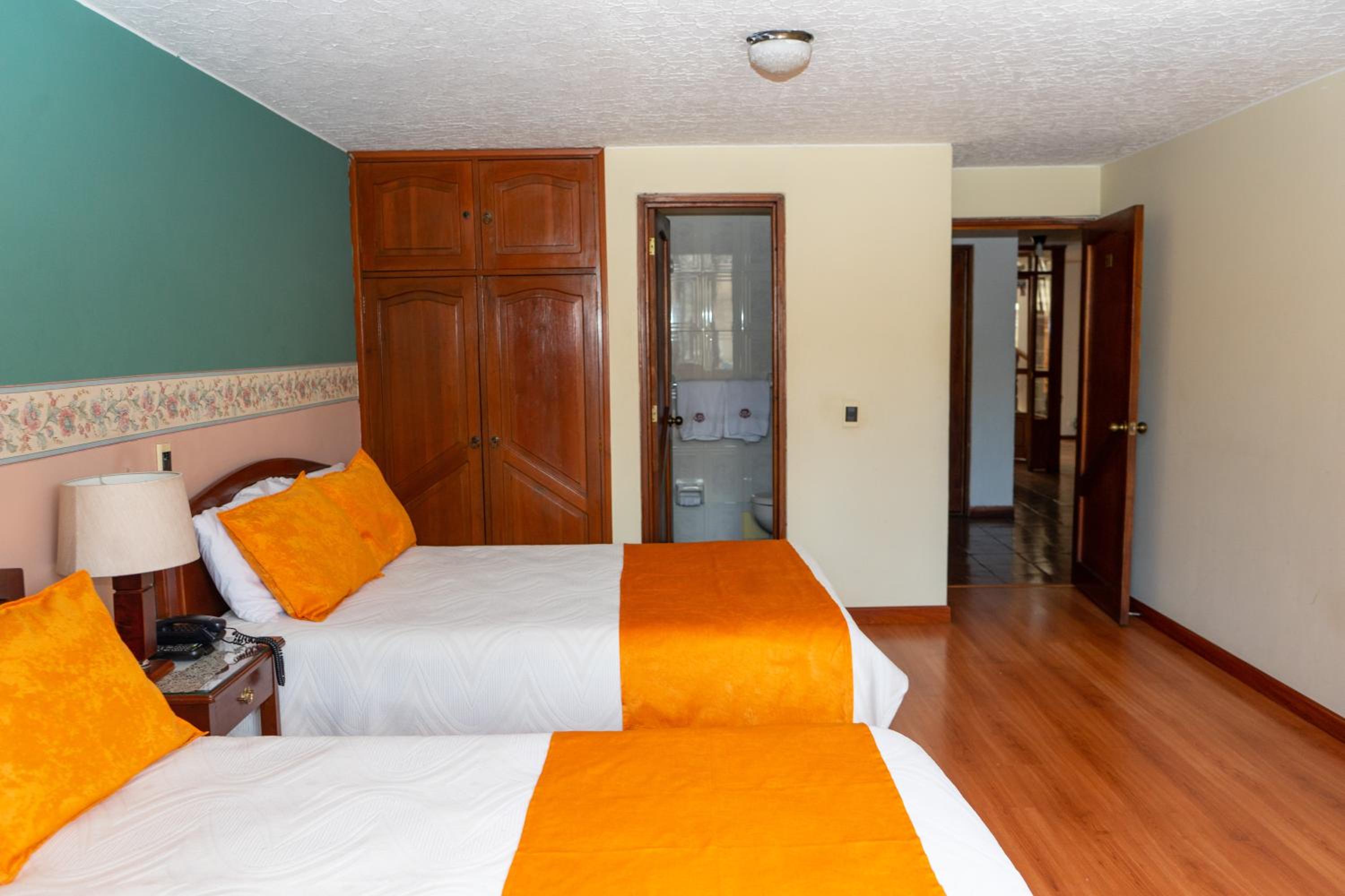 Semi-double room with balcony photo 3