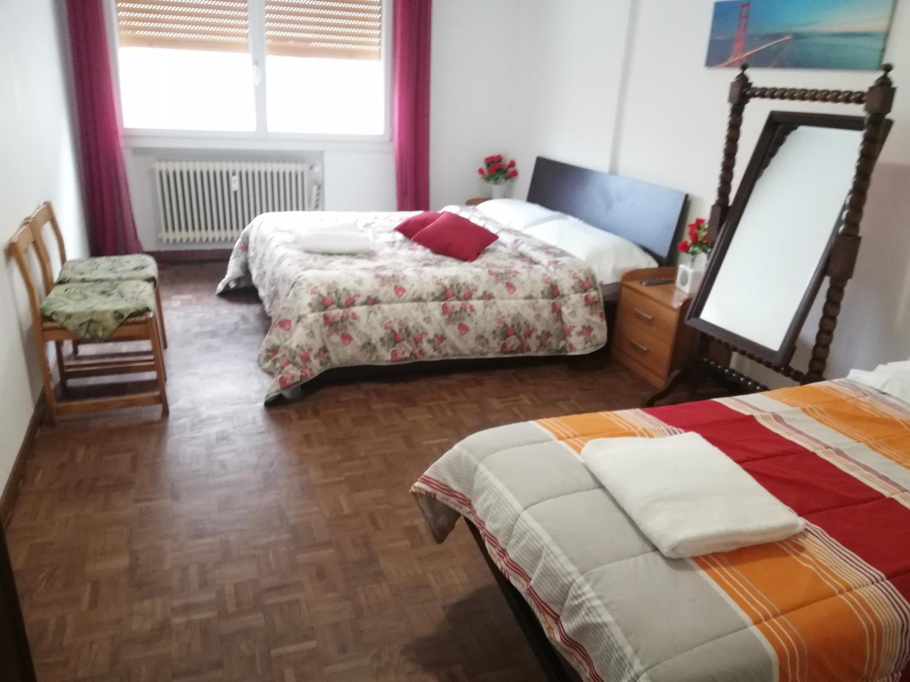 Basic Triple Room with Shared Bathroom