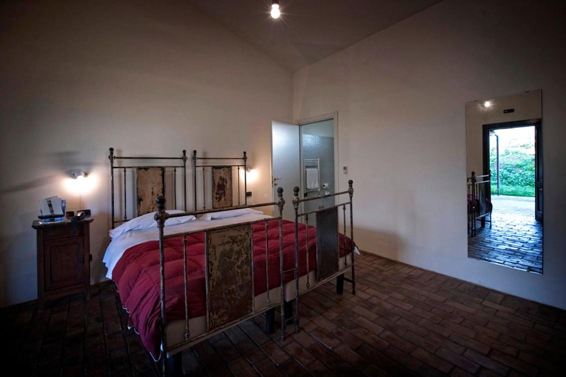 Double or Twin Room with Pool View - Photo 2