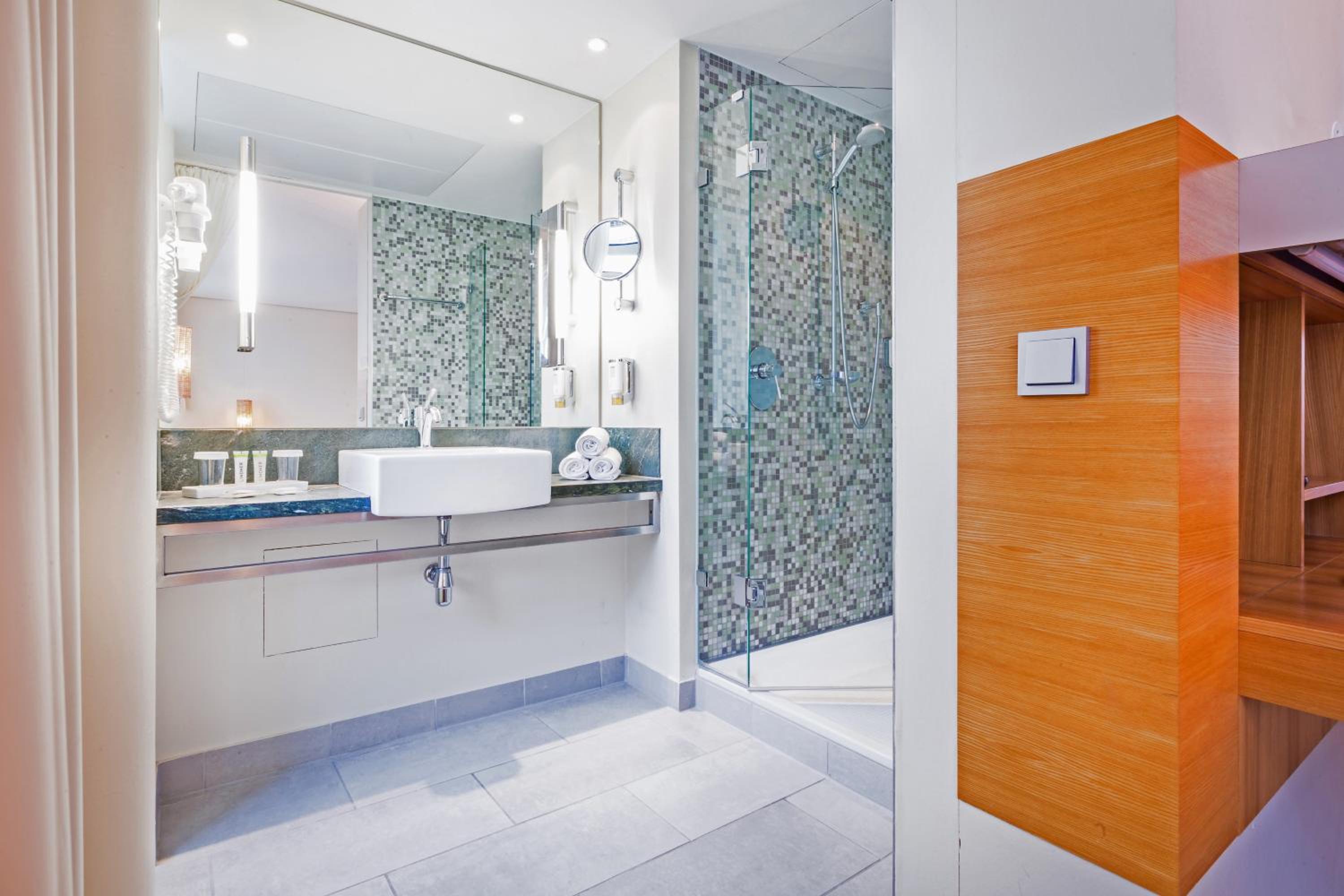 Queen Room - High Floor