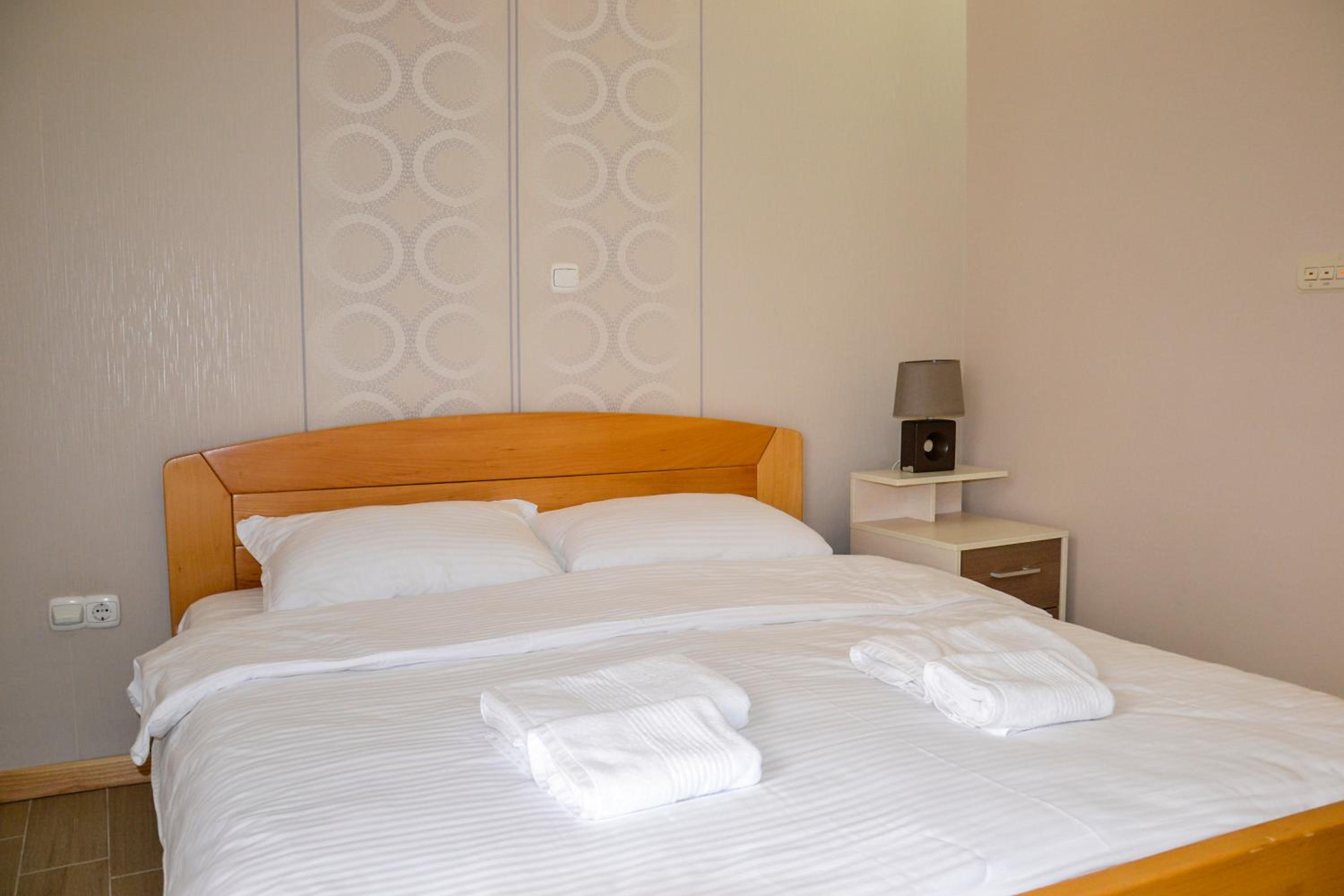 Double Room - Photo 9