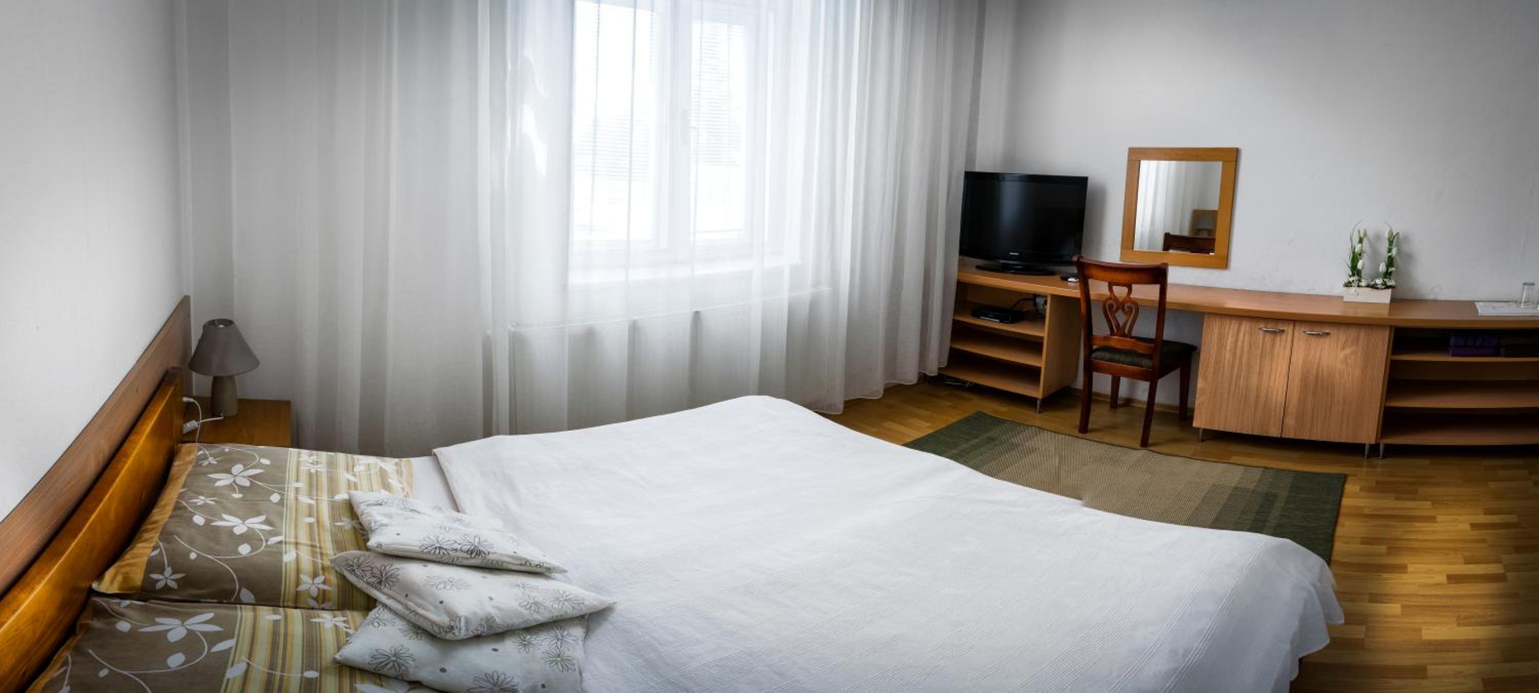 Standard Triple Room photo 2