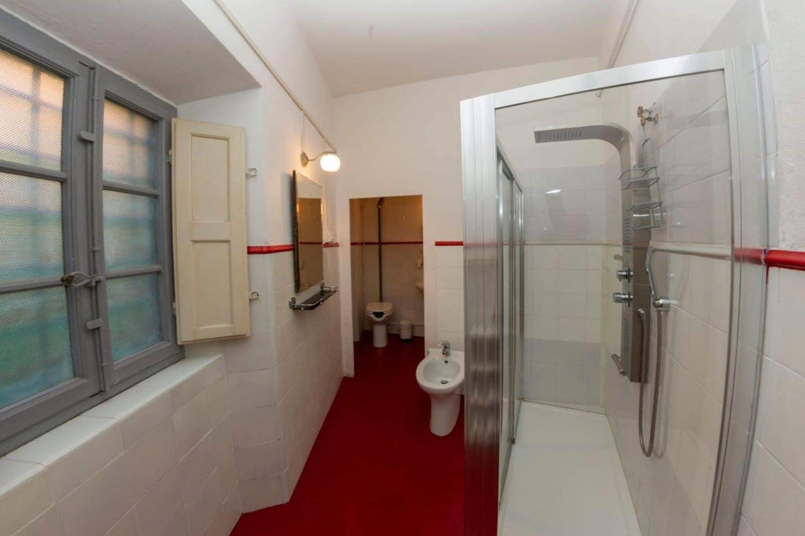 Superior Suite - Photo 15