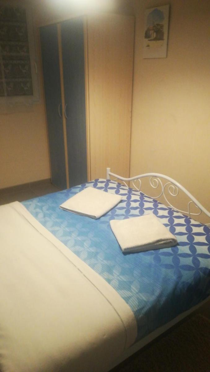 Double Room with Shared Bathroom photo 2