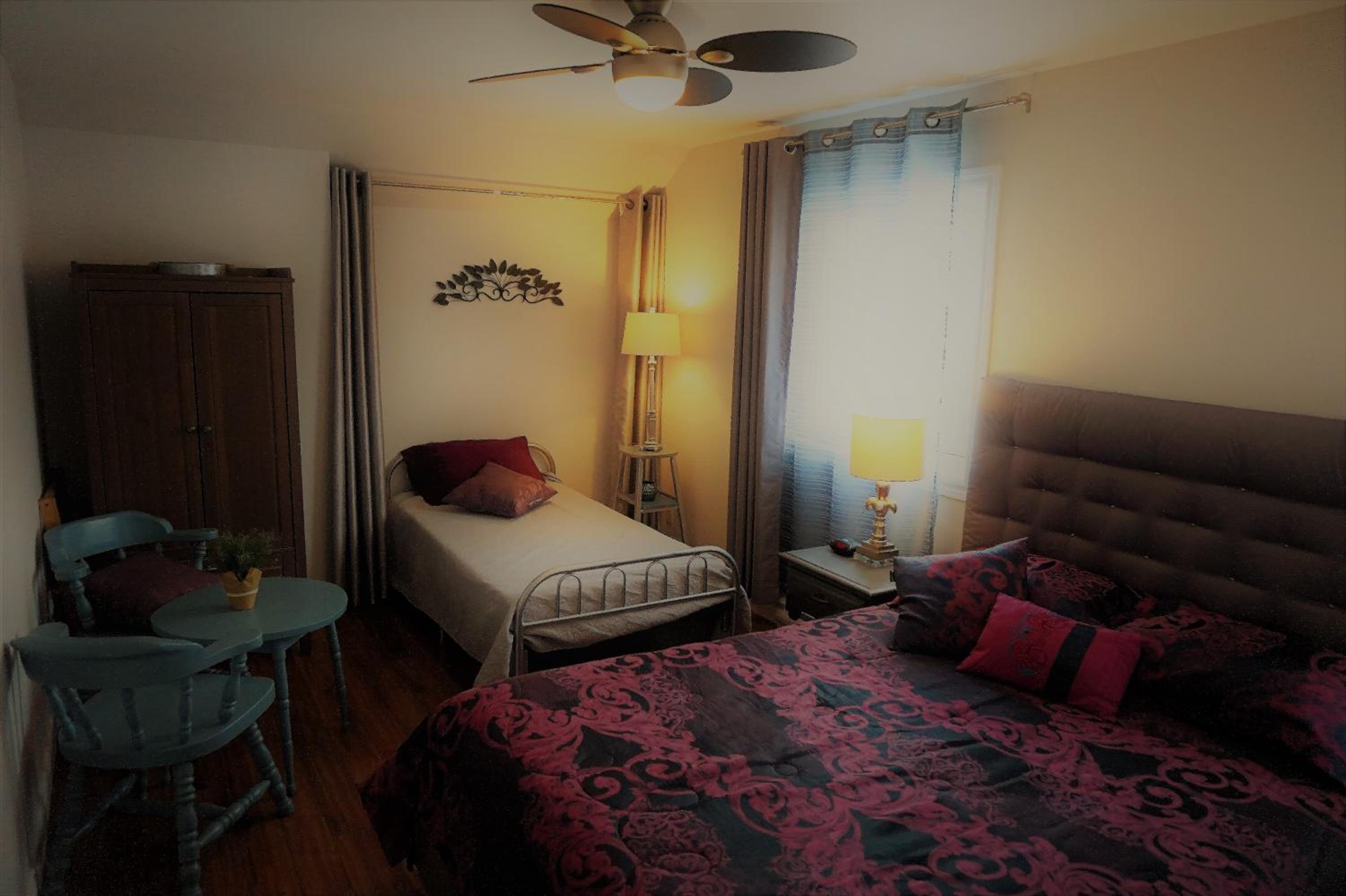 Family Room with Private Bathroom (2 Adults + 1 Child)  photo 3