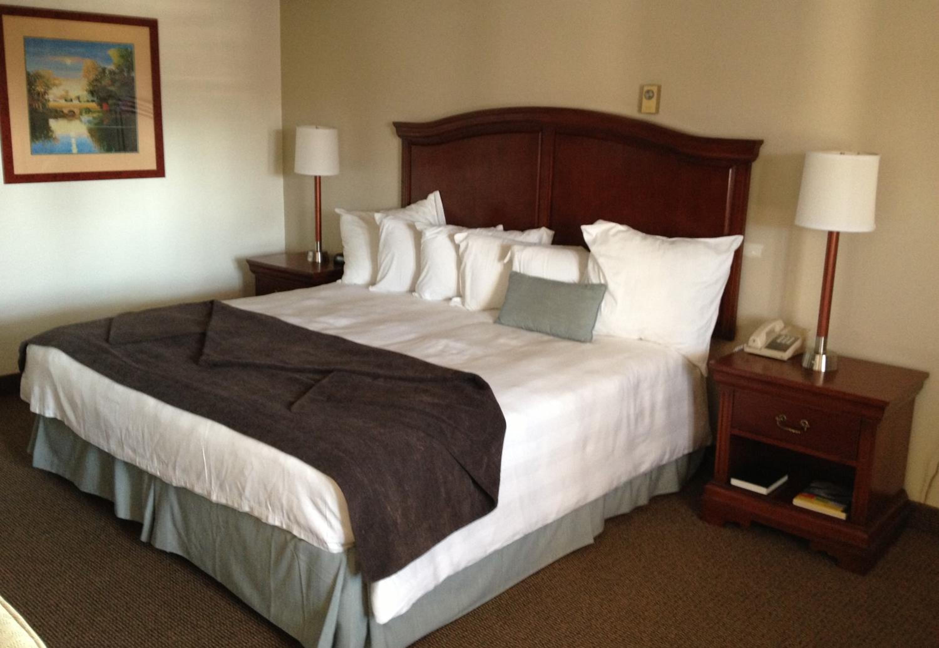King Room with Sofa Bed - Photo 6