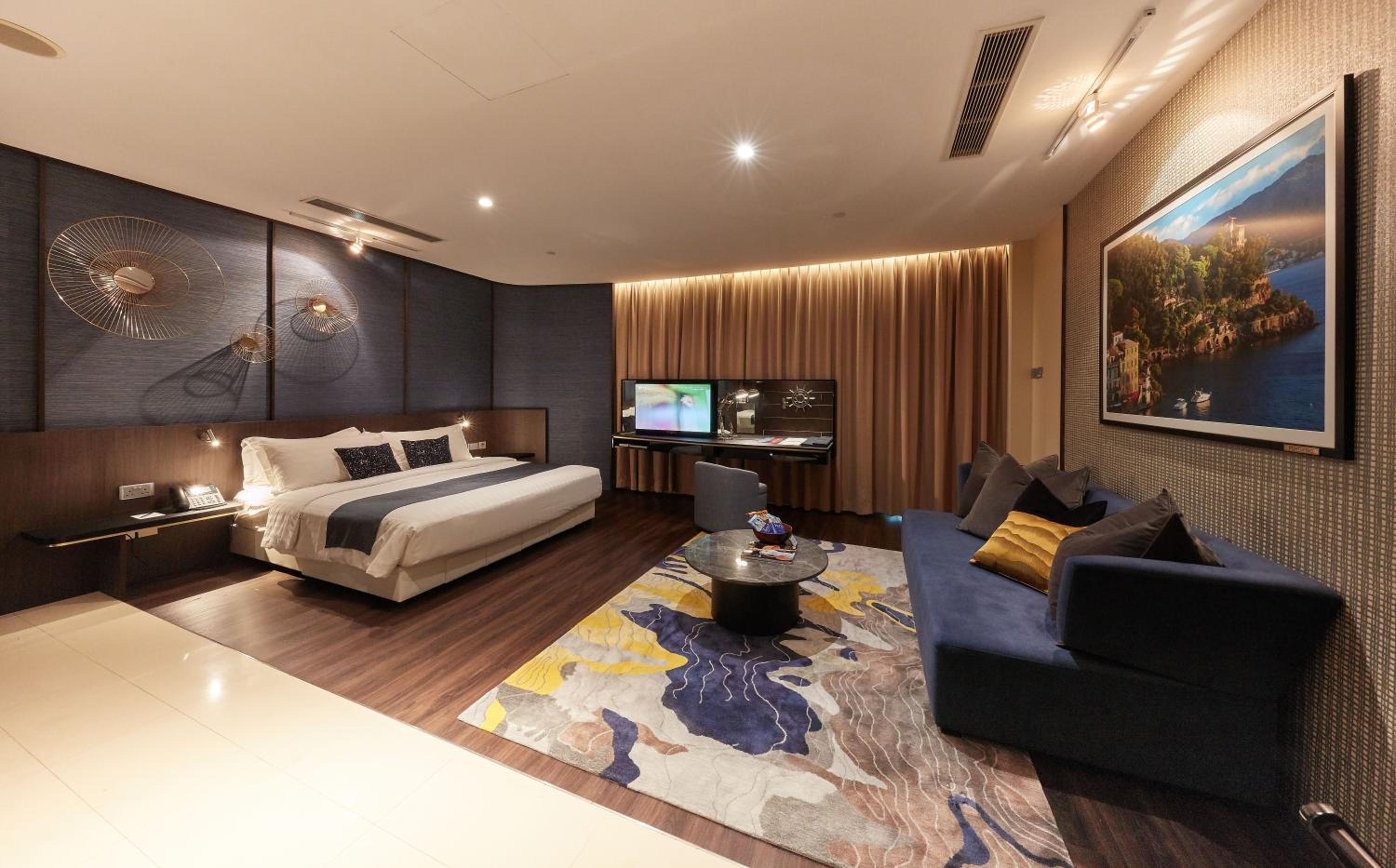 Monte Carlo 2 Suite Room photo 3