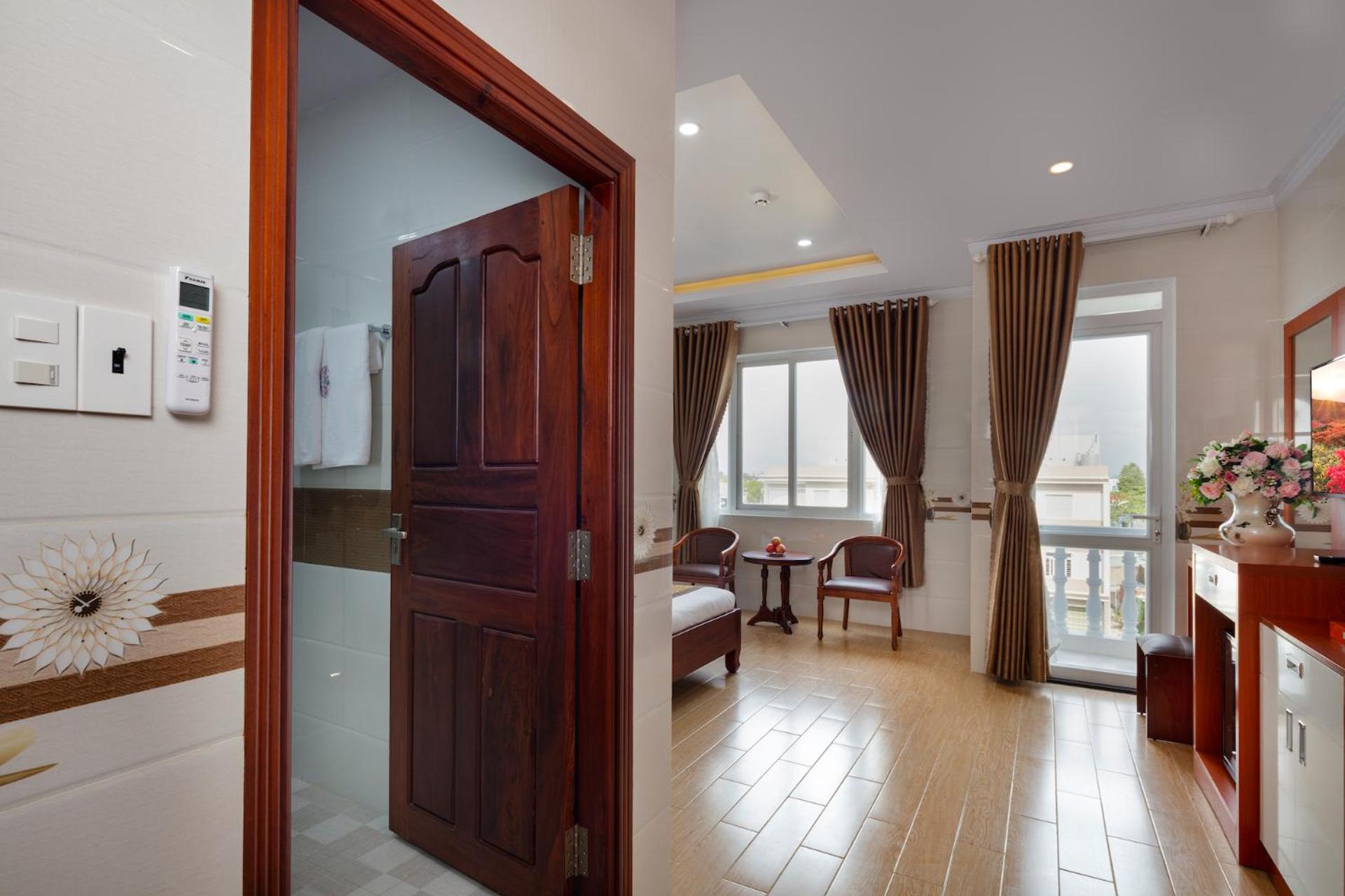 Large Double Room photo 2