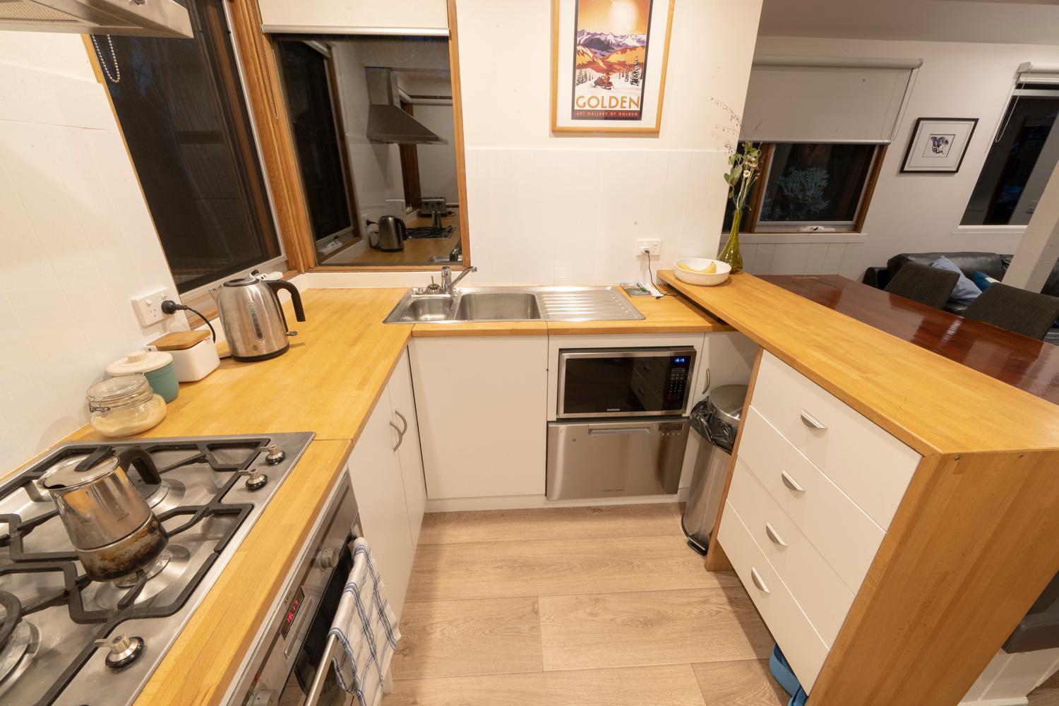 Three-Bedroom House - Photo 3