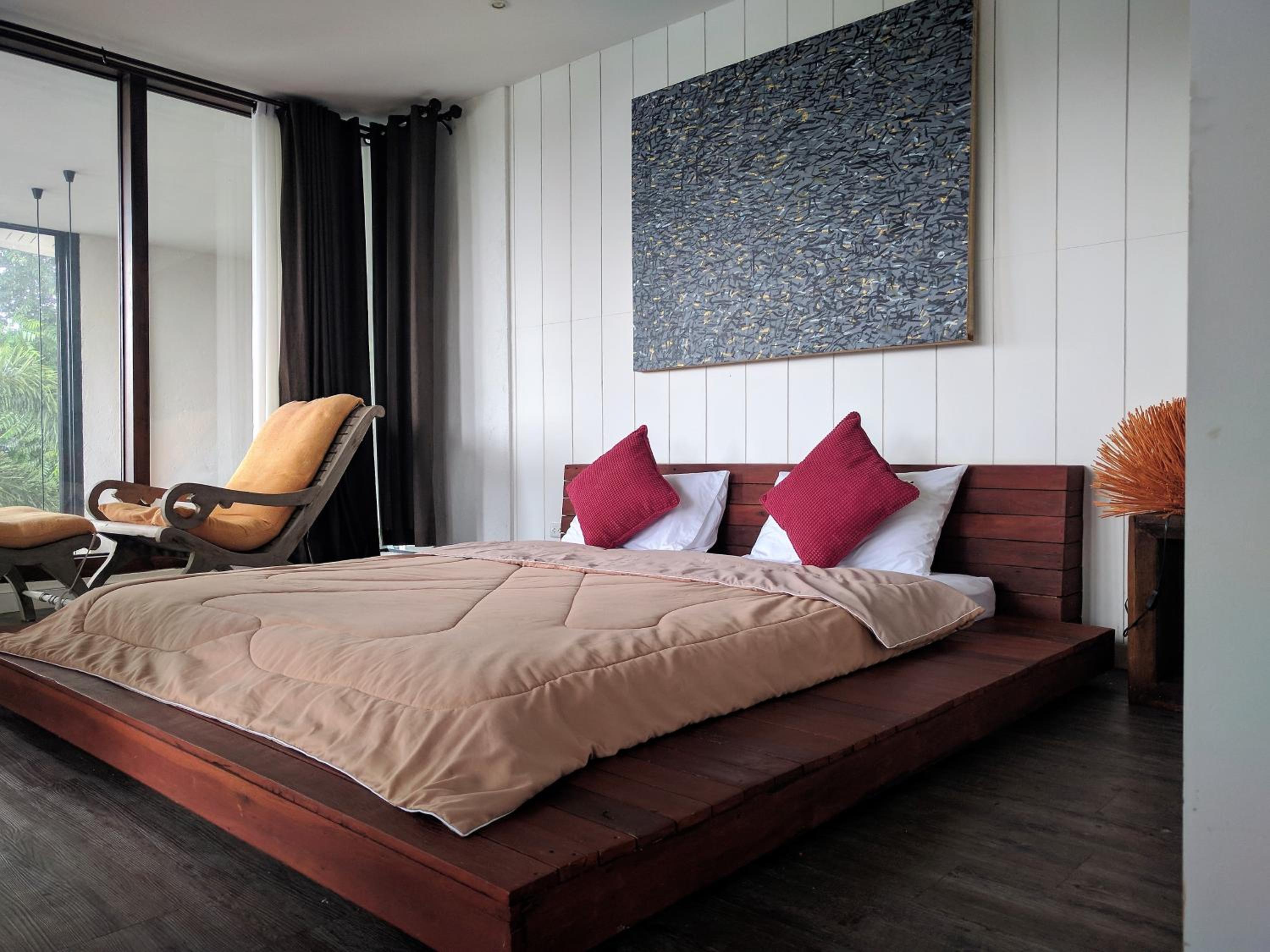 Four-Bedroom House - Photo 103