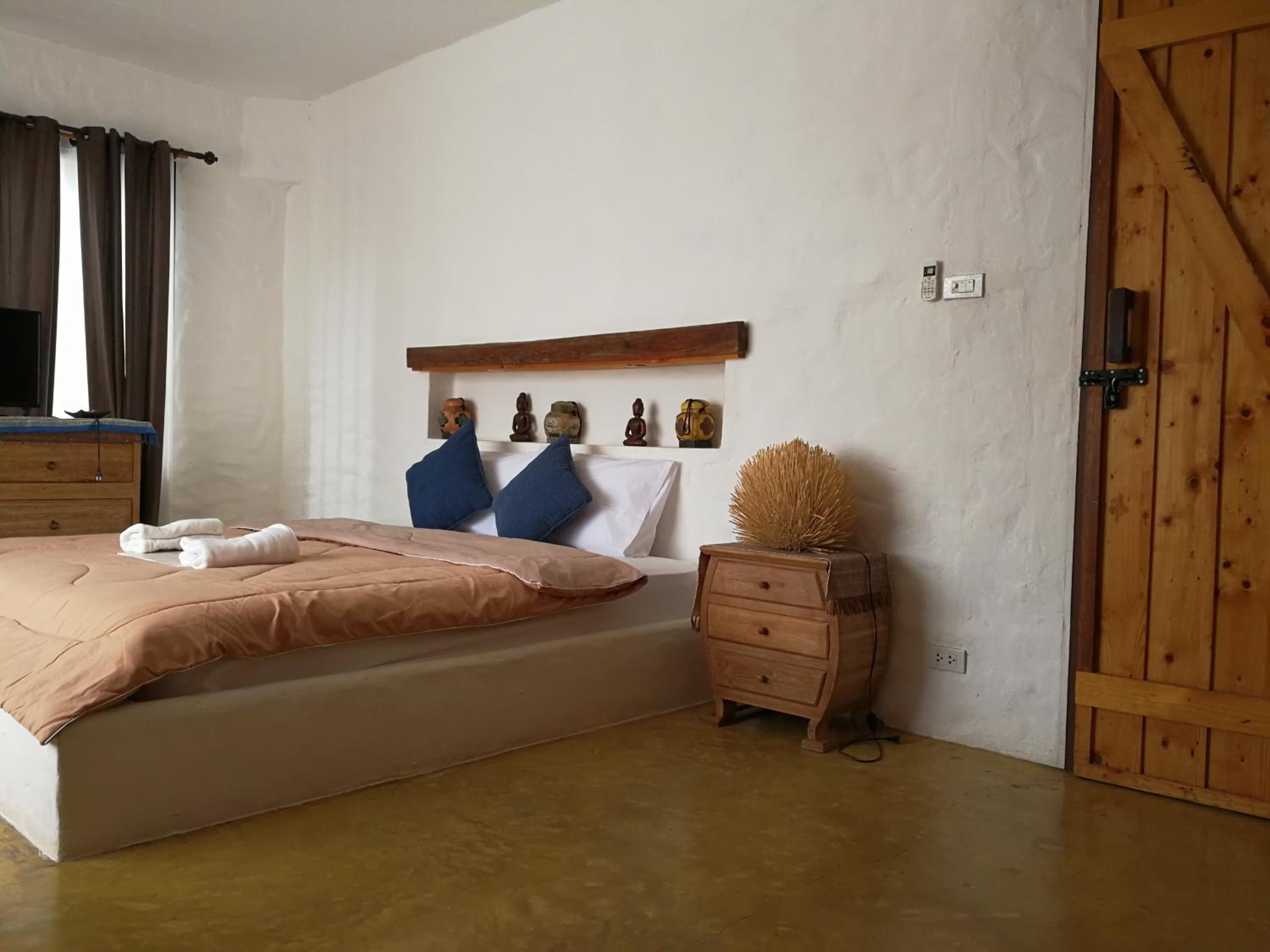 Four-Bedroom House - Photo 87