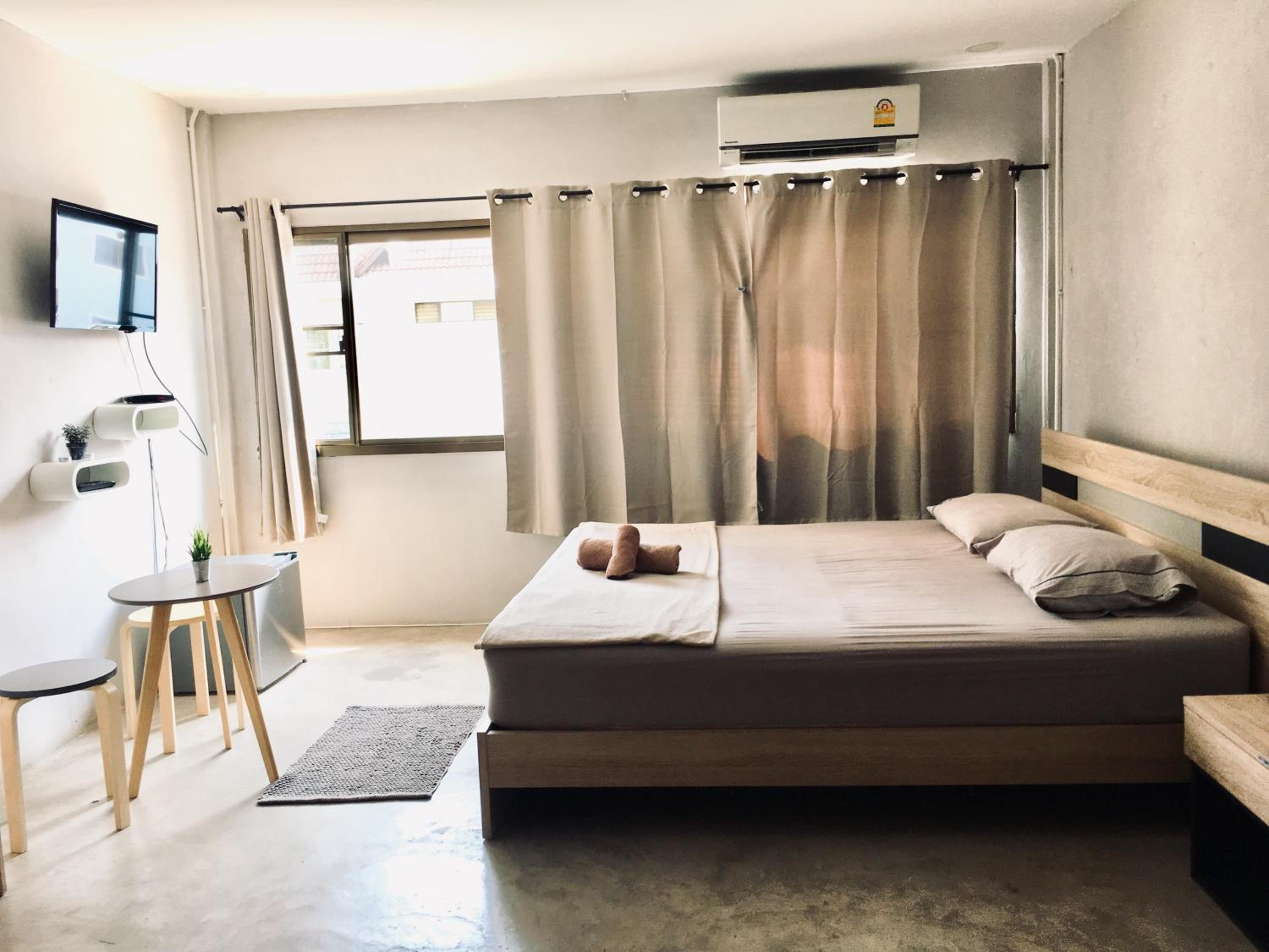 Deluxe Double Room - Photo 8