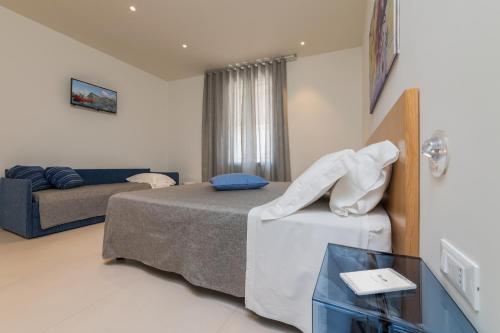 Triple Room with Balcony photo 3