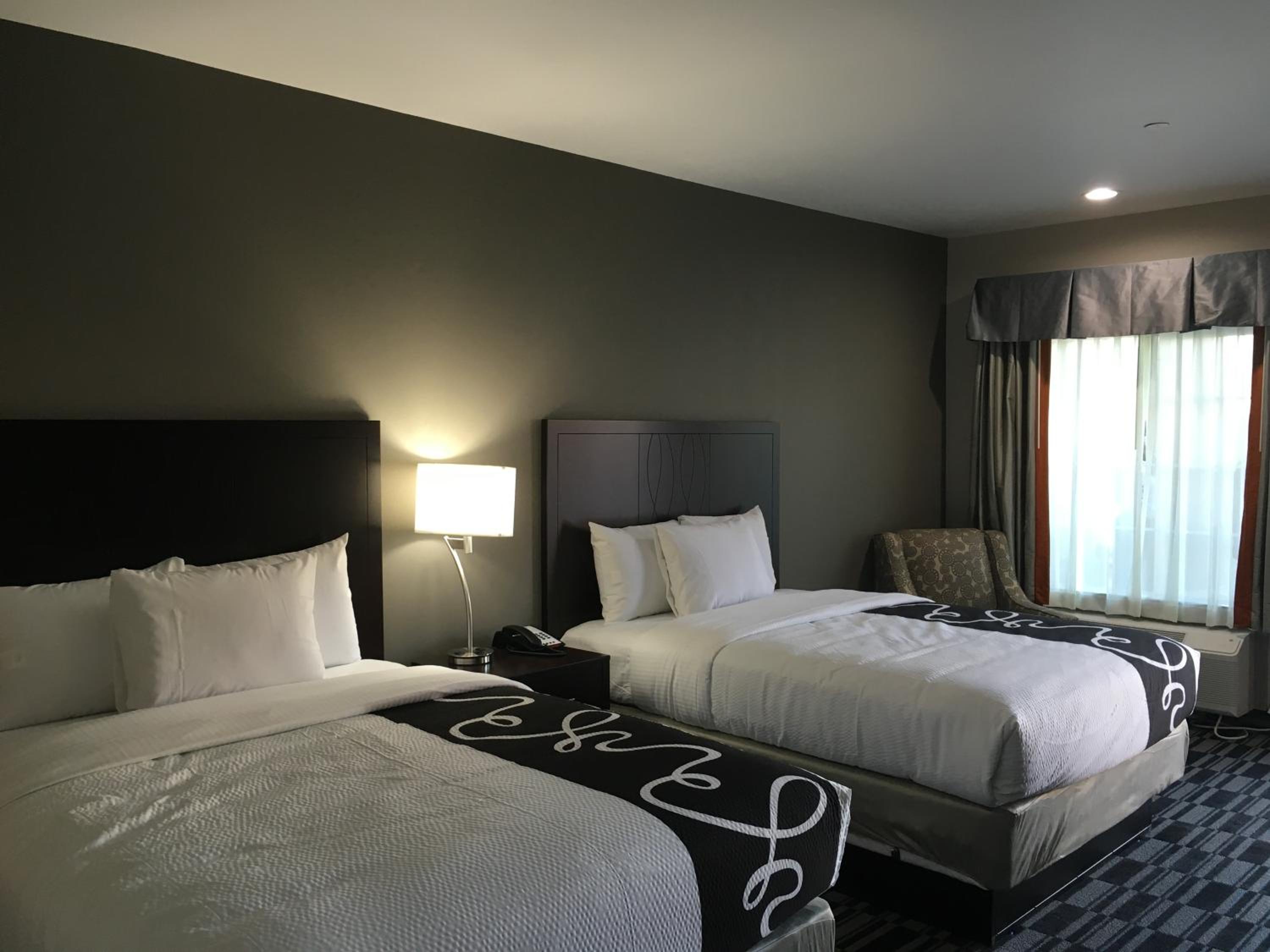 Deluxe Double Room (2 Adults + 1 Child), photo 7