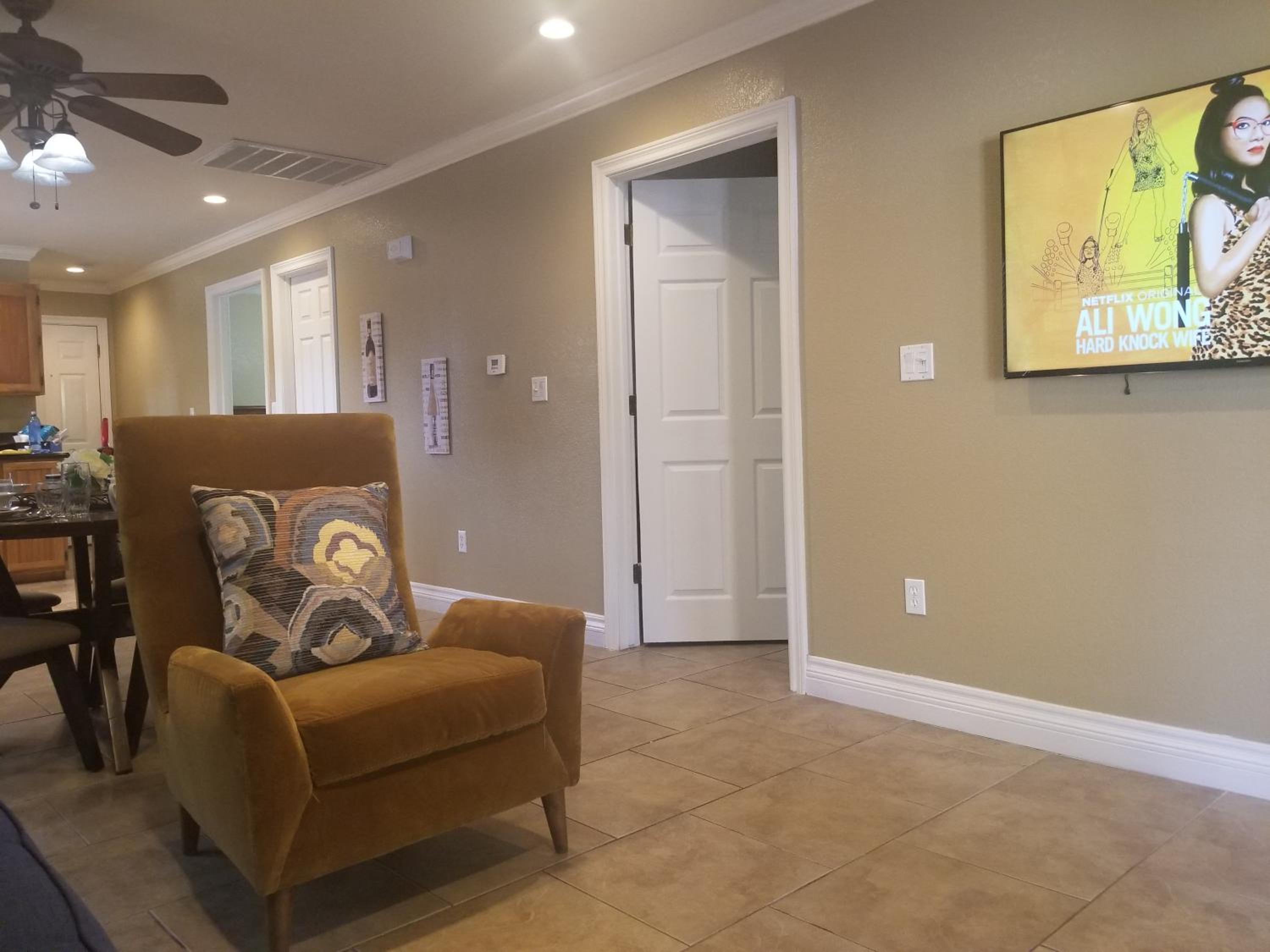 Two-Bedroom House - Photo 49